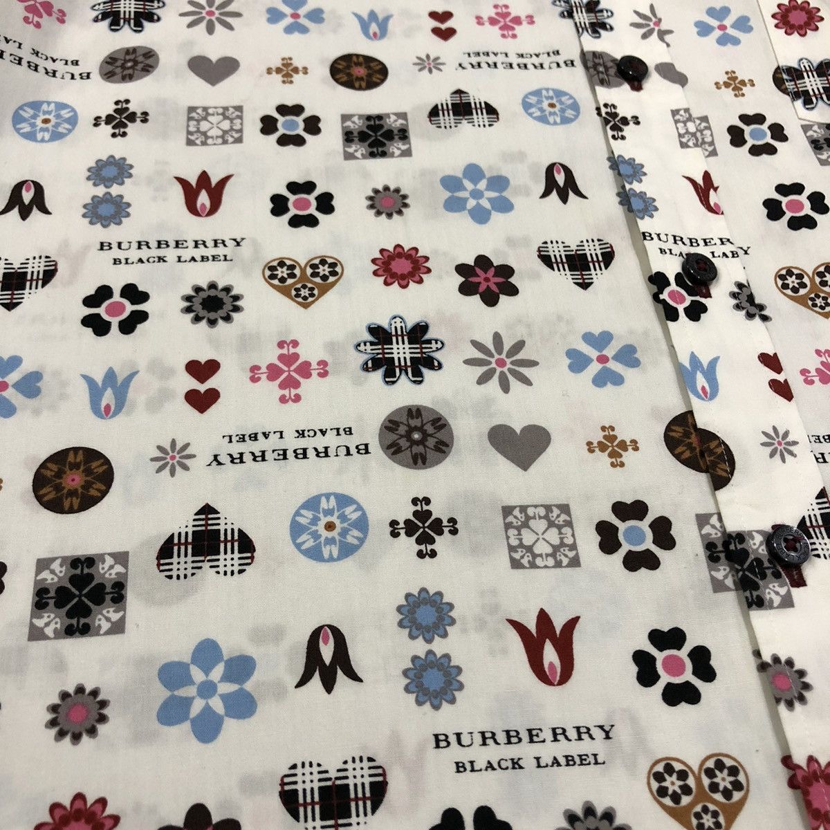 Burberry Burberry BlackLabel Spell Out Over Print Shirt Size US S / EU 44-46 / 1 - 3 Thumbnail
