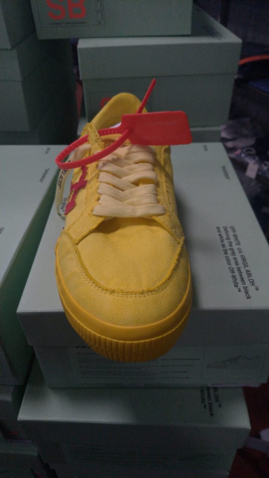 Off-White Low Top Sneakers in Yellow Size US 8 / EU 41 - 2 Thumbnail