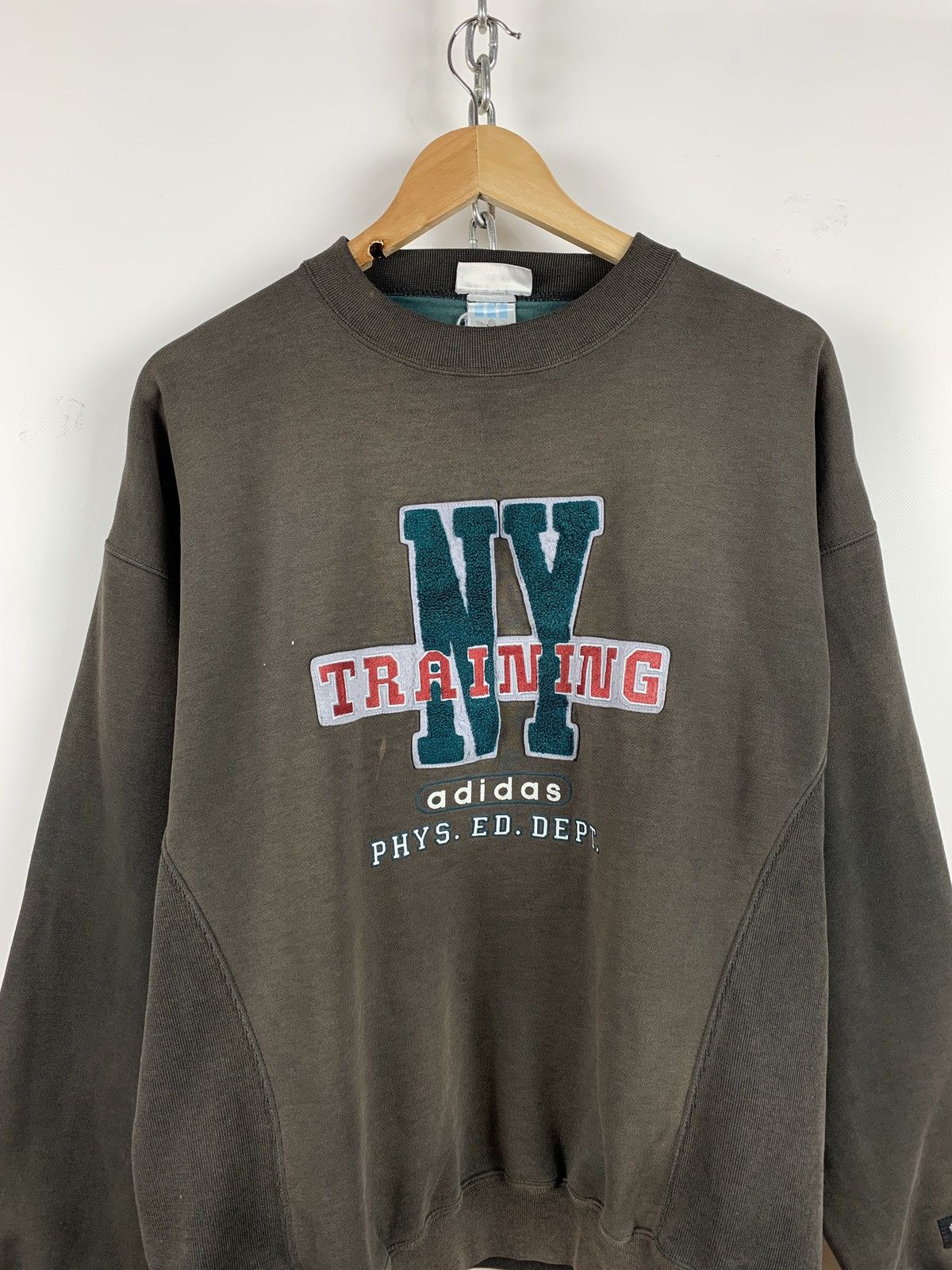 Adidas 90s Vintage Adidas NY Training Phys.Ed.Dept Faded Sweatshirt Size US M / EU 48-50 / 2 - 5 Thumbnail