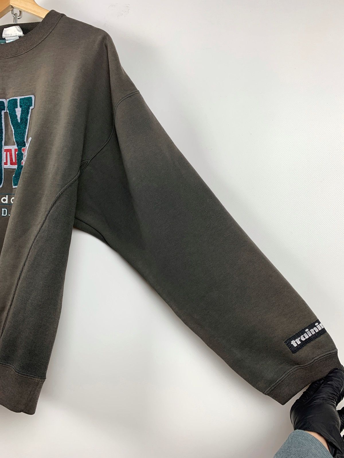 Adidas 90s Vintage Adidas NY Training Phys.Ed.Dept Faded Sweatshirt Size US M / EU 48-50 / 2 - 13 Thumbnail