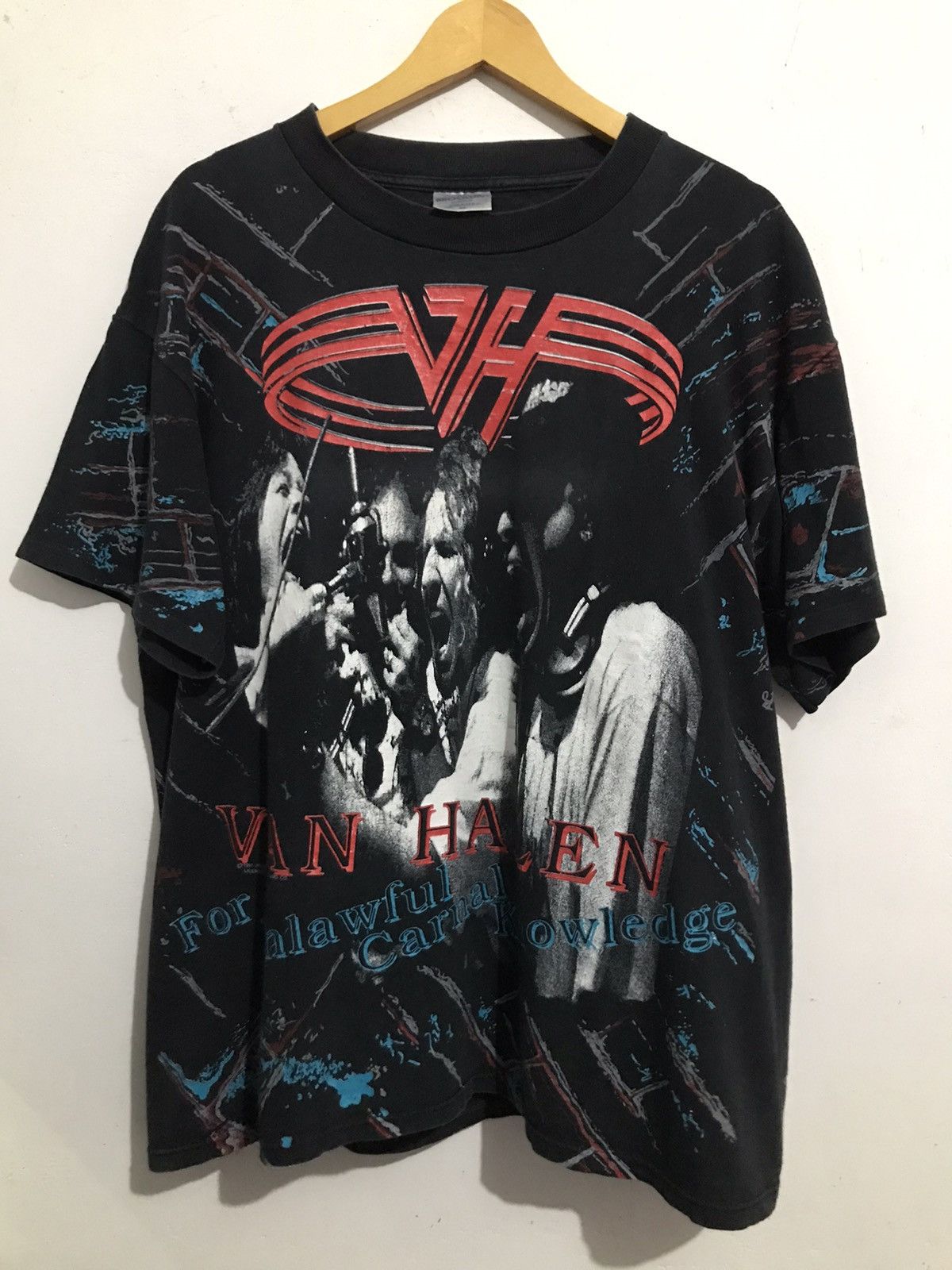 Vintage 💸BINDINGOFFER💸Vintage 1991 Van Halen All Over Print Size US XL / EU 56 / 4 - 1 Thumbnail