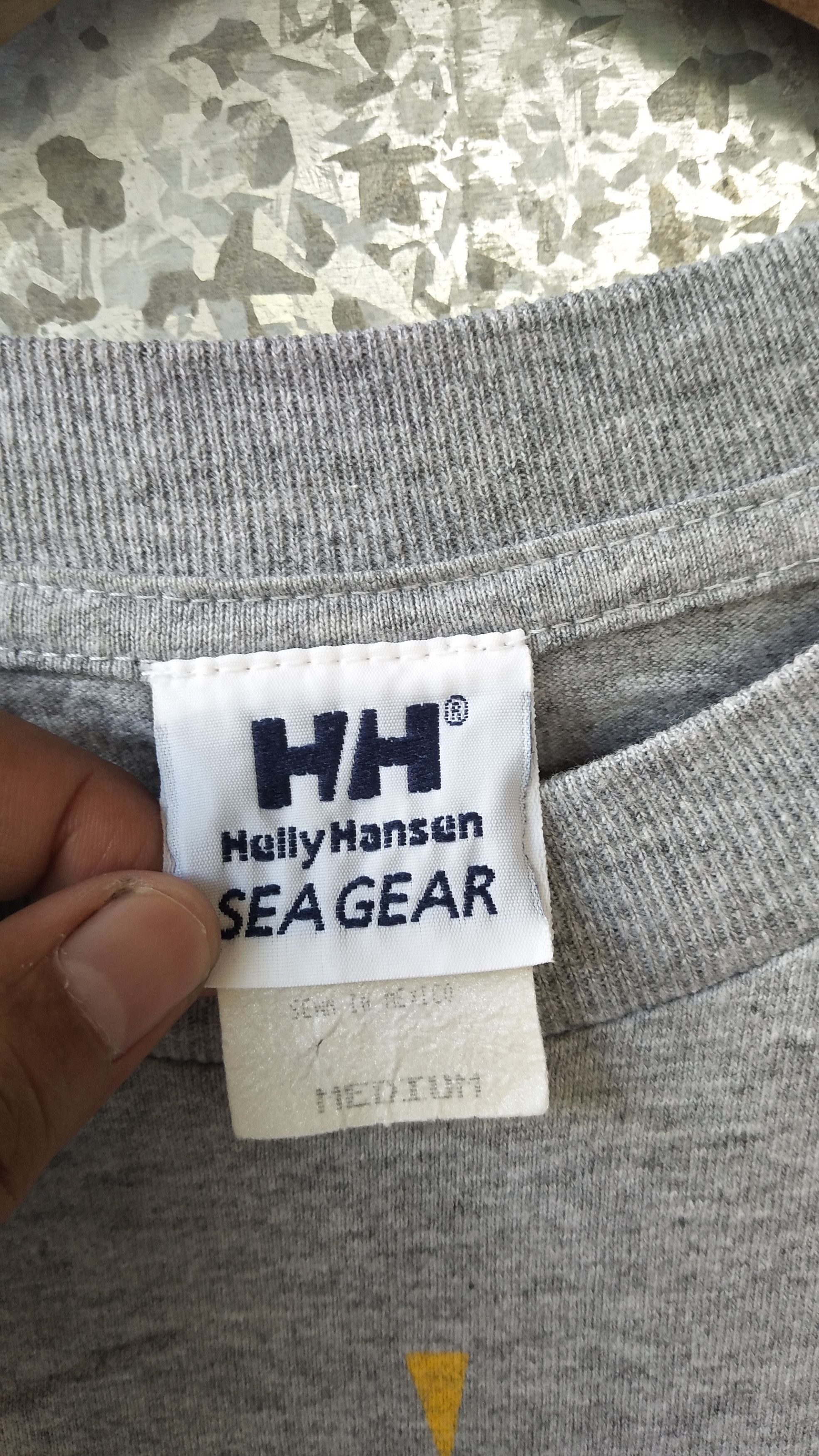 Helly Hansen 🔥 Vtg Helly Hansen Sea Gear t shirt roundneck made in usa Size US M / EU 48-50 / 2 - 4 Thumbnail