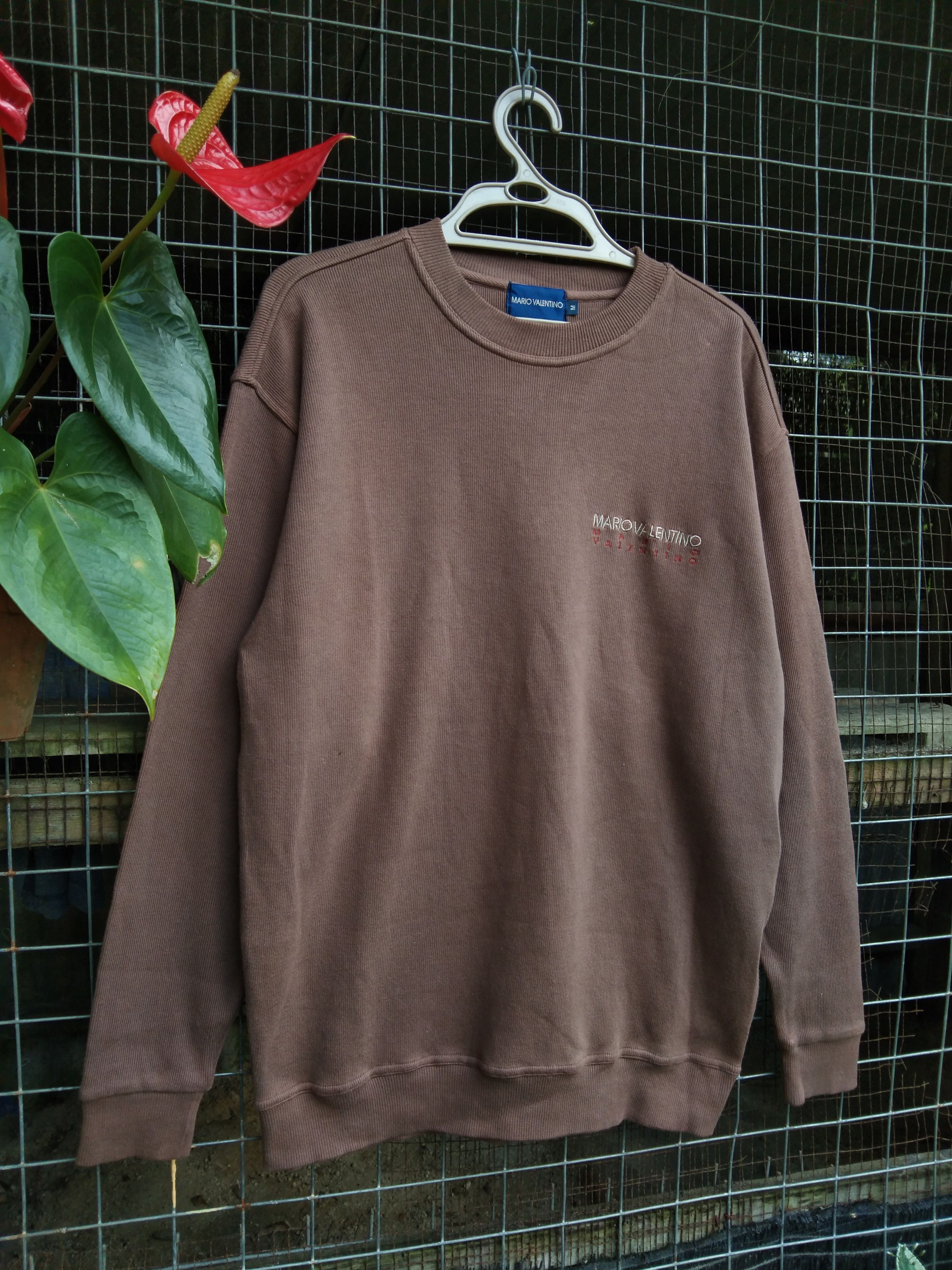 Vintage MARIO VALENTINO SWEATSHIRT CREWNECK Size US M / EU 48-50 / 2 - 3 Thumbnail