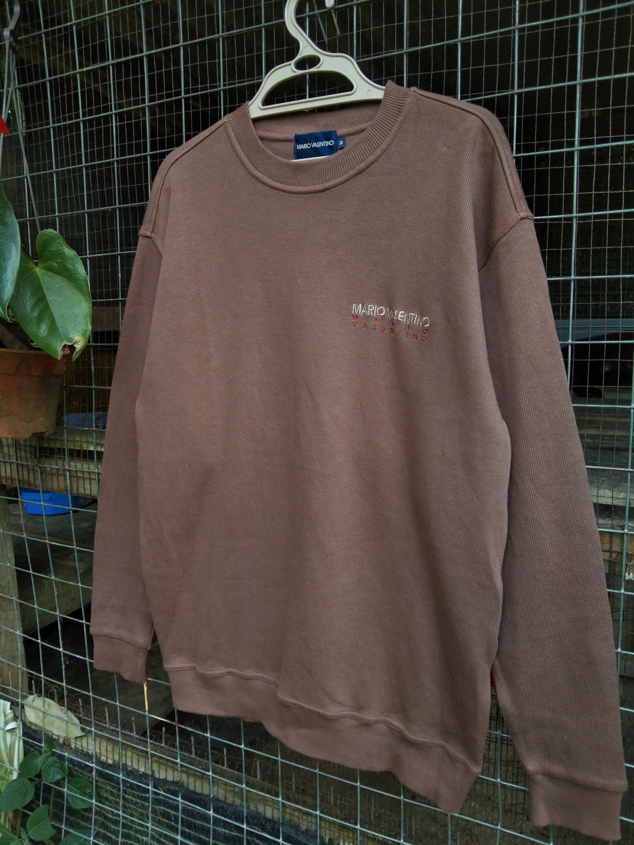 Vintage MARIO VALENTINO SWEATSHIRT CREWNECK Size US M / EU 48-50 / 2 - 2 Thumbnail