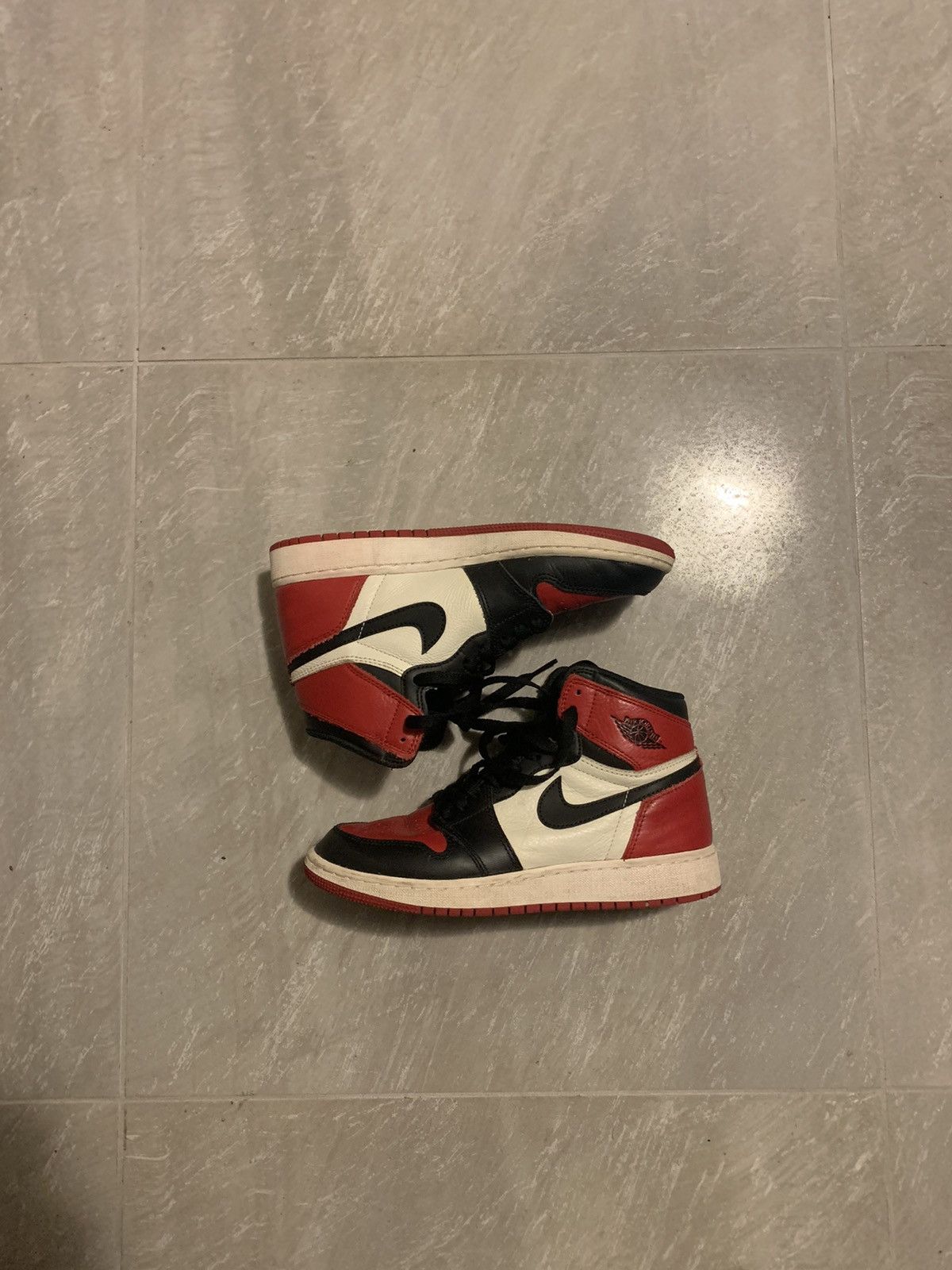 Jordan Brand × Nike Air Jordan 1 Retro High Bred Toe (GS) 6Y Size US 6 / EU 39 - 1 Thumbnail