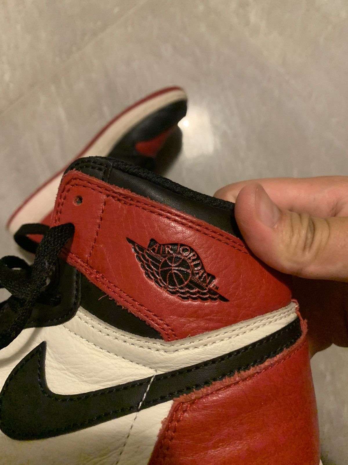 Jordan Brand × Nike Air Jordan 1 Retro High Bred Toe (GS) 6Y Size US 6 / EU 39 - 2 Thumbnail