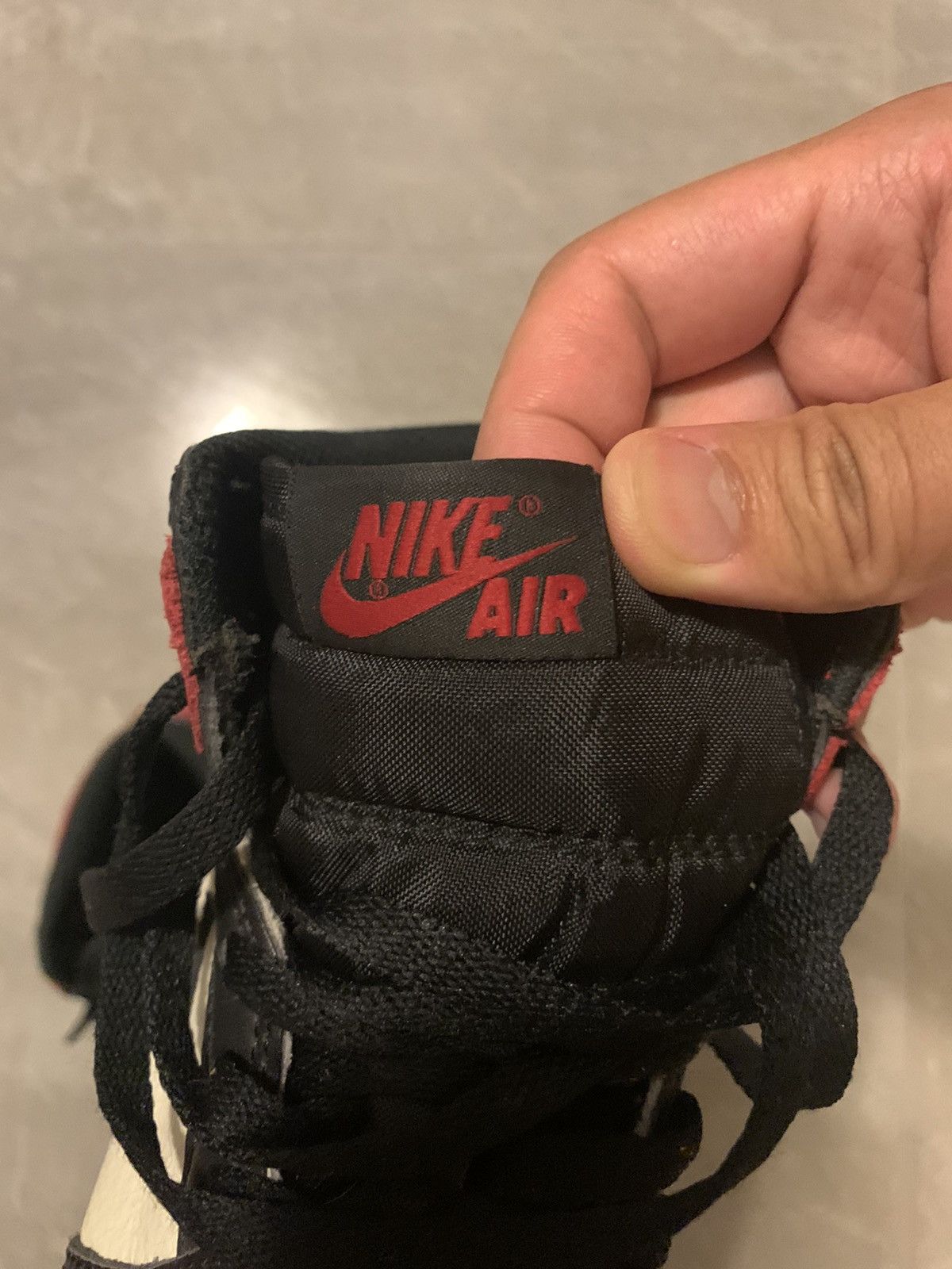Jordan Brand × Nike Air Jordan 1 Retro High Bred Toe (GS) 6Y Size US 6 / EU 39 - 4 Thumbnail