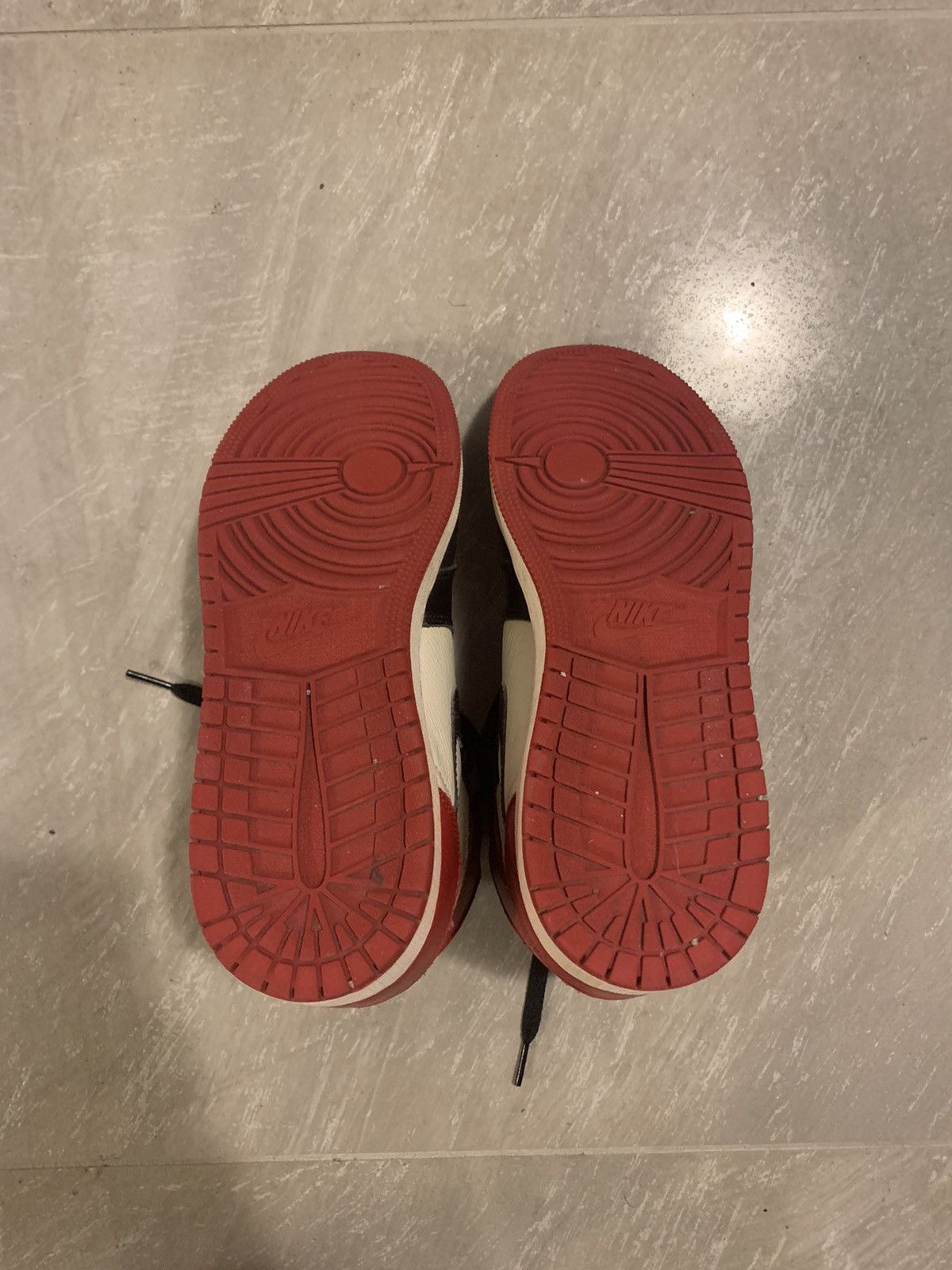 Jordan Brand × Nike Air Jordan 1 Retro High Bred Toe (GS) 6Y Size US 6 / EU 39 - 8 Thumbnail