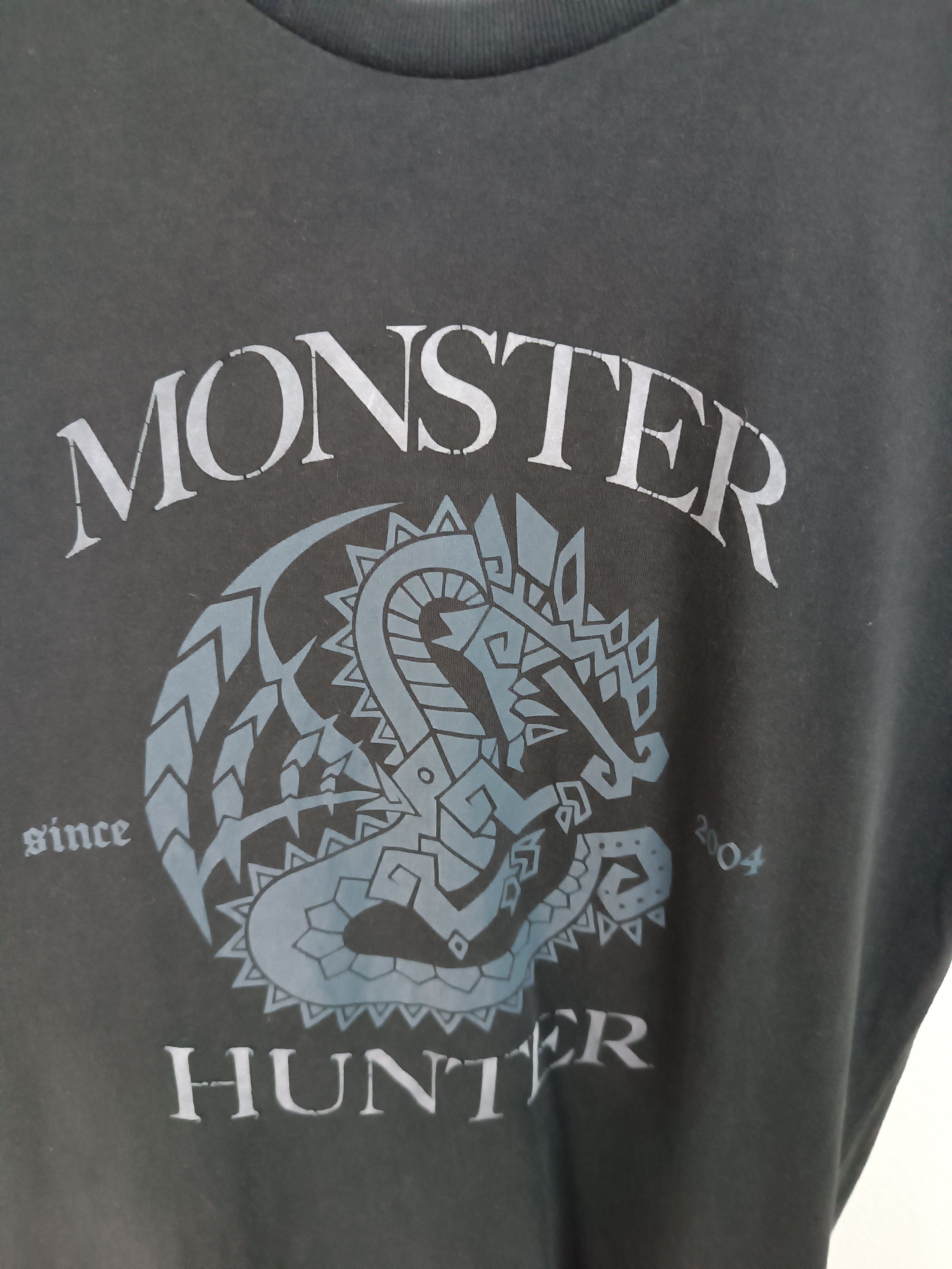 Anime VINTAGE MONSTER HUNTER GAME TEE final fantasy gta open world Size US S / EU 44-46 / 1 - 7 Thumbnail
