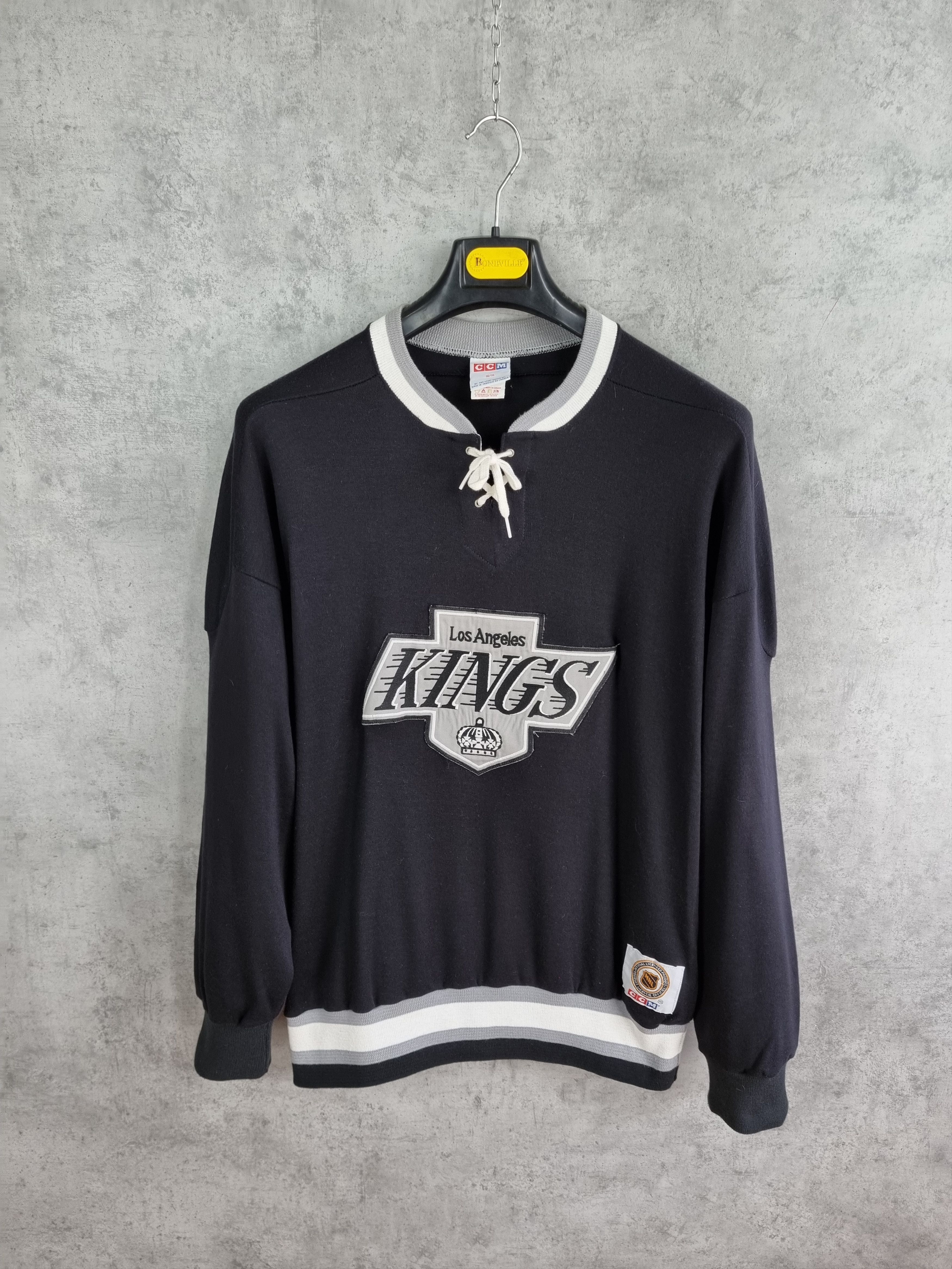 NHL 90s Vintage Los Angeles Kings Sweatshirt made in Canada Size US XL / EU 56 / 4 - 1 Thumbnail