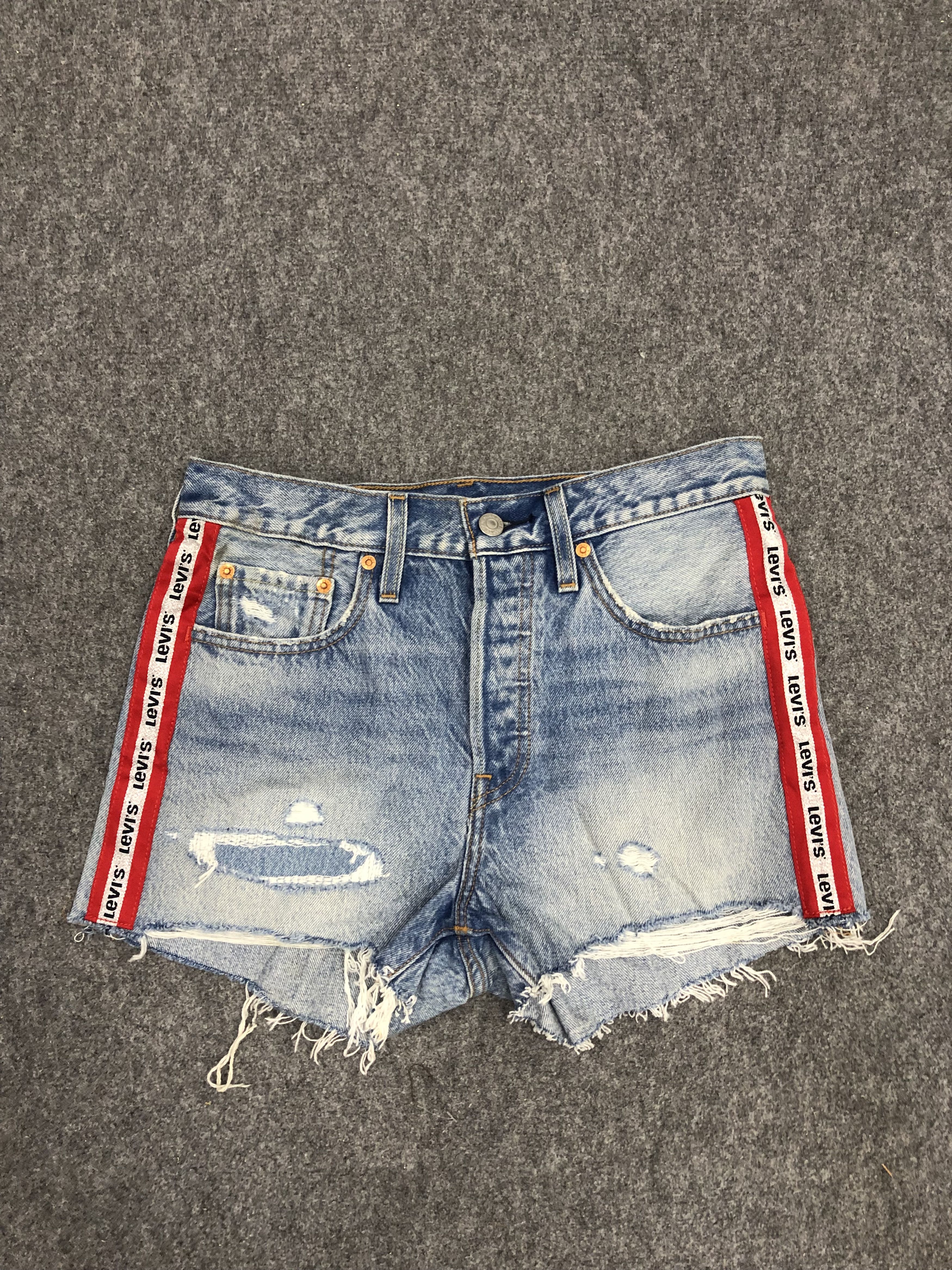 Levi's Vintage Levis 501 Light Wash Jeans DP1149 Size US 30 / EU 46 - 1 Thumbnail
