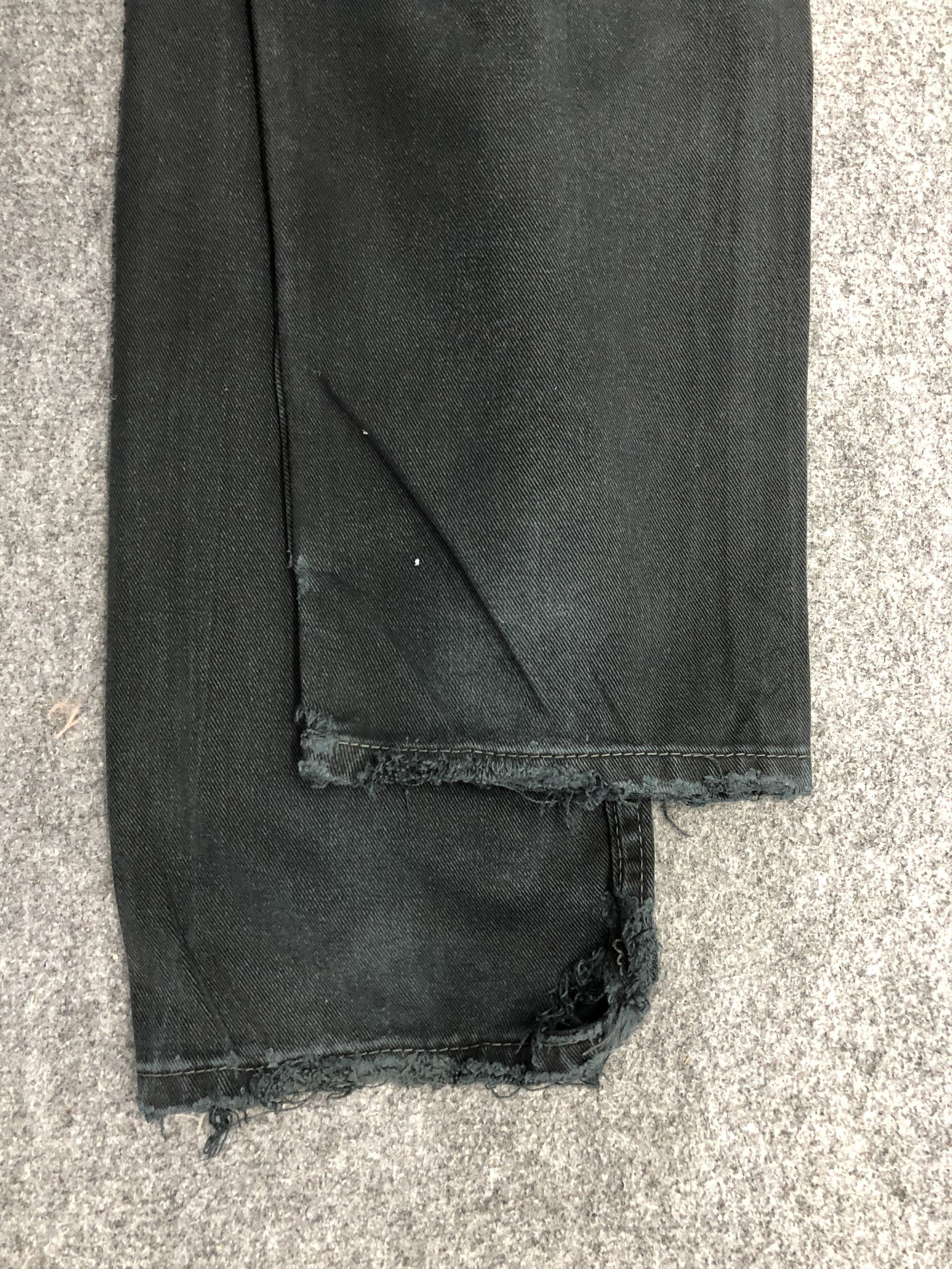Levi's Vintage Levis 508 Ripped Black Distressed Denim DP1119 Size US 30 / EU 46 - 13 Thumbnail