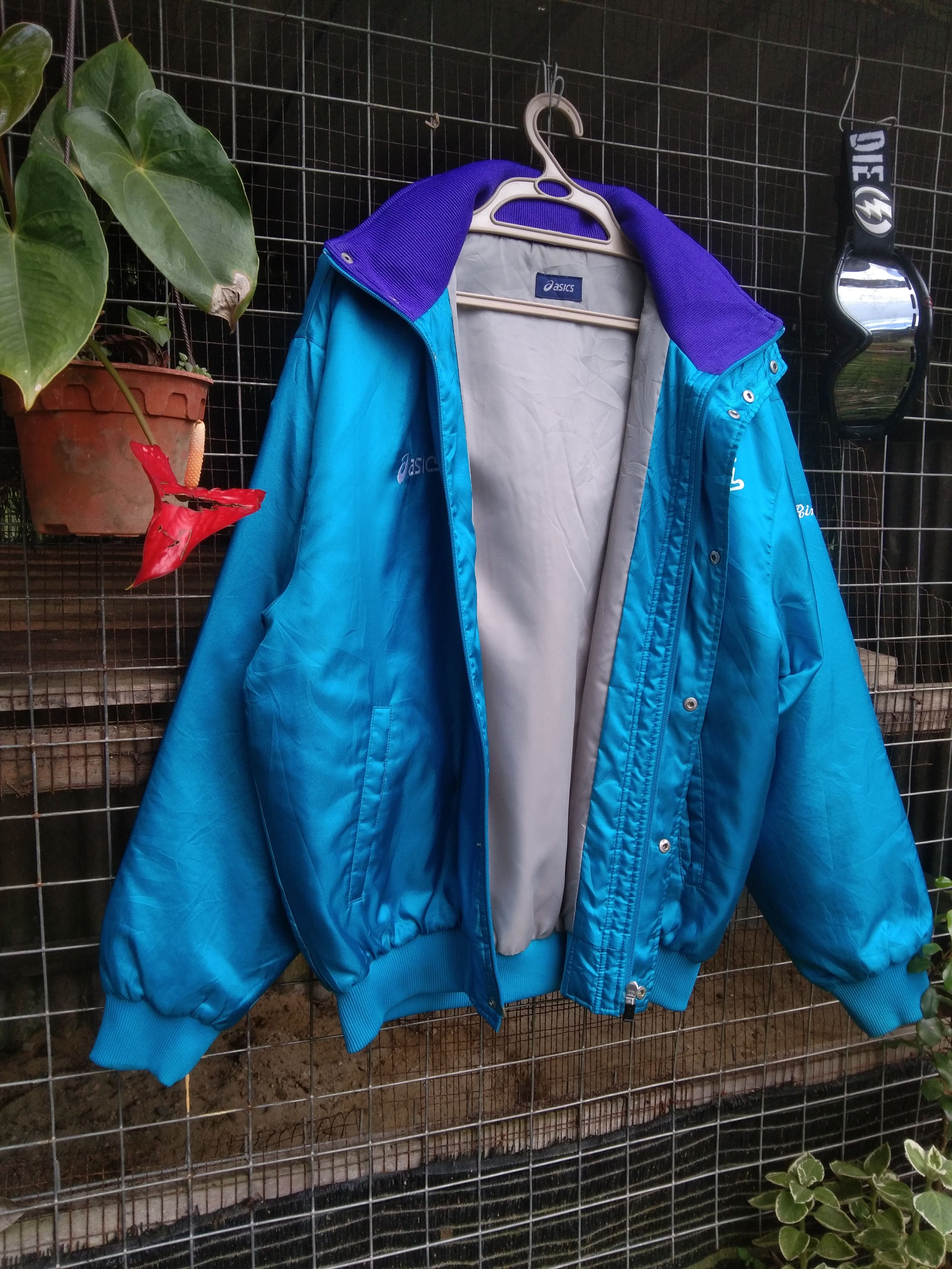 Asics LIKE NEW VINTAGE ASICS JACKET Size US L / EU 52-54 / 3 - 9 Thumbnail
