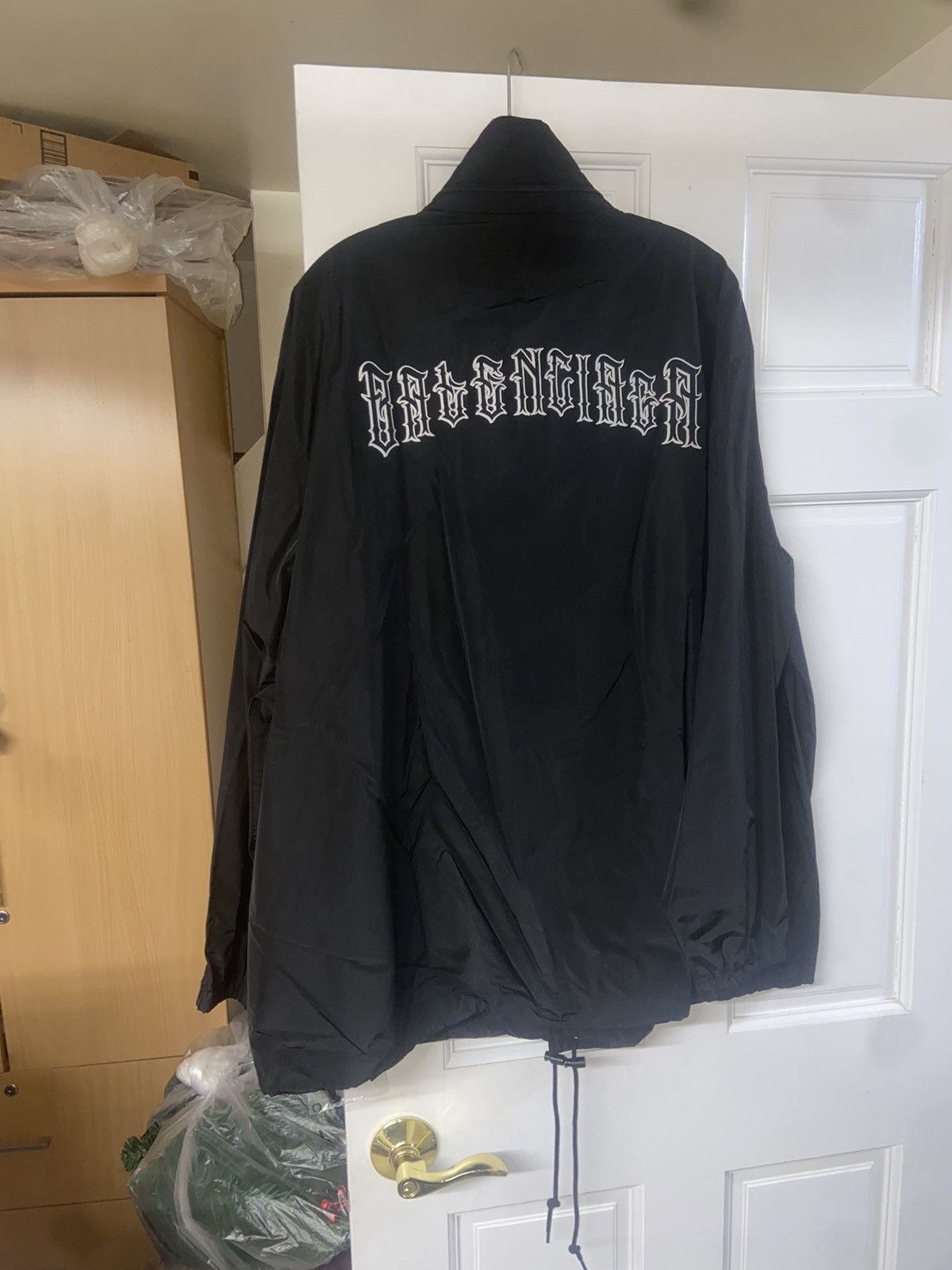 Oversized logo windbreaker sz 48