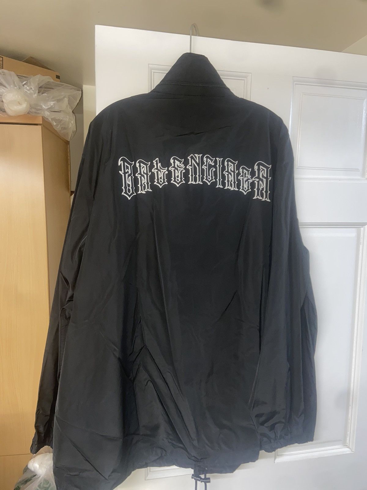 Oversized logo windbreaker sz 48