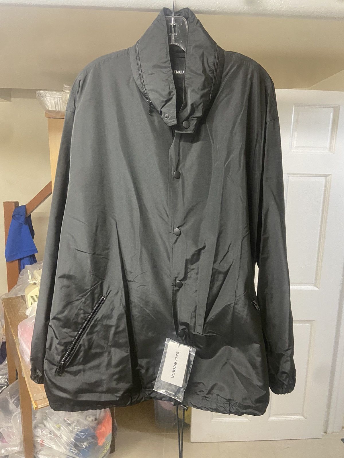 Oversized logo windbreaker sz 48