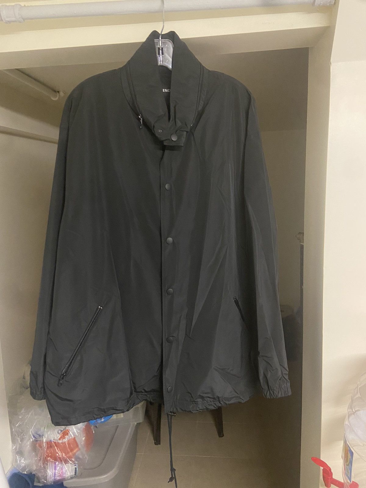 Oversized logo windbreaker sz 48