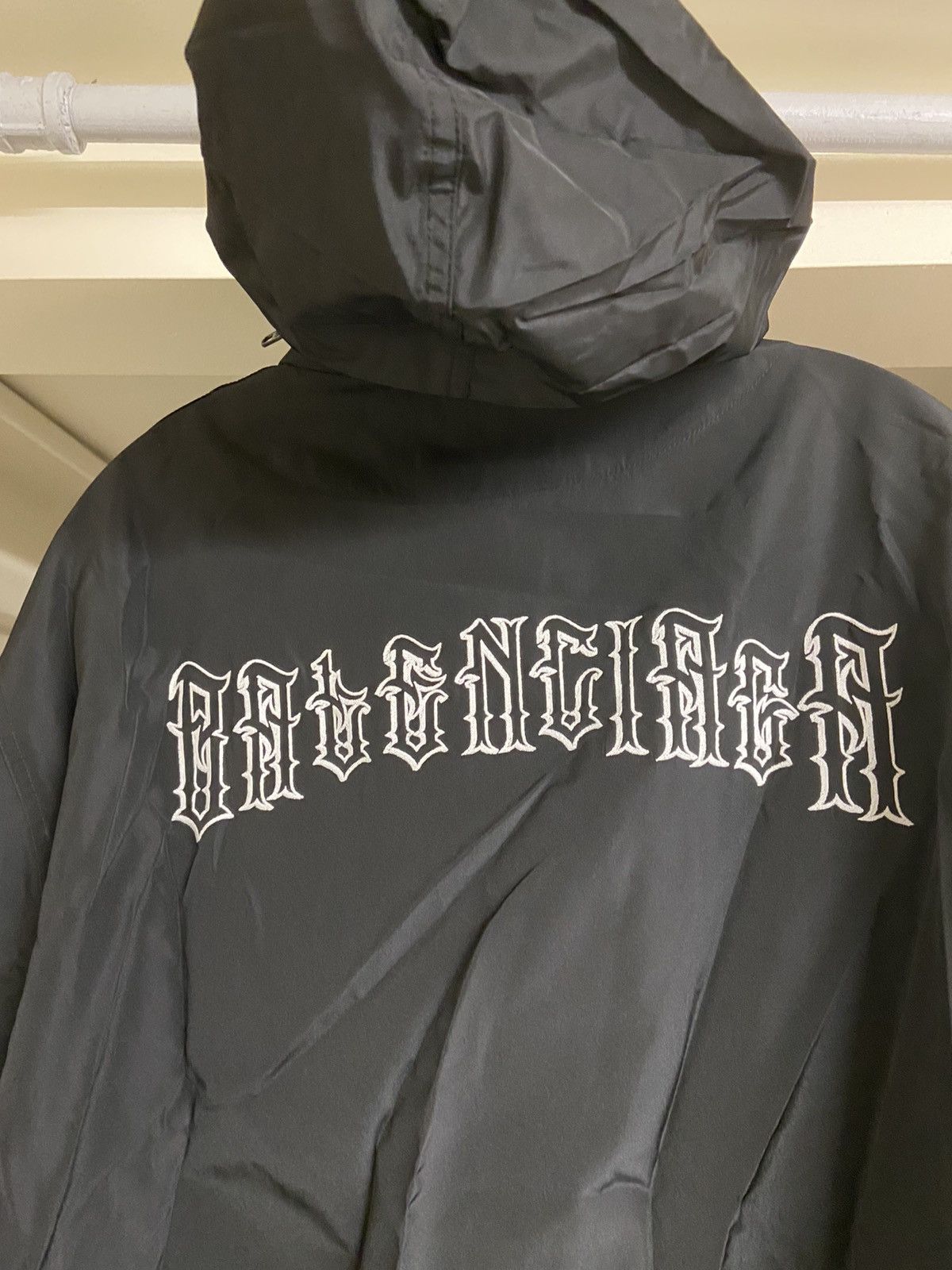 Oversized logo windbreaker sz 48