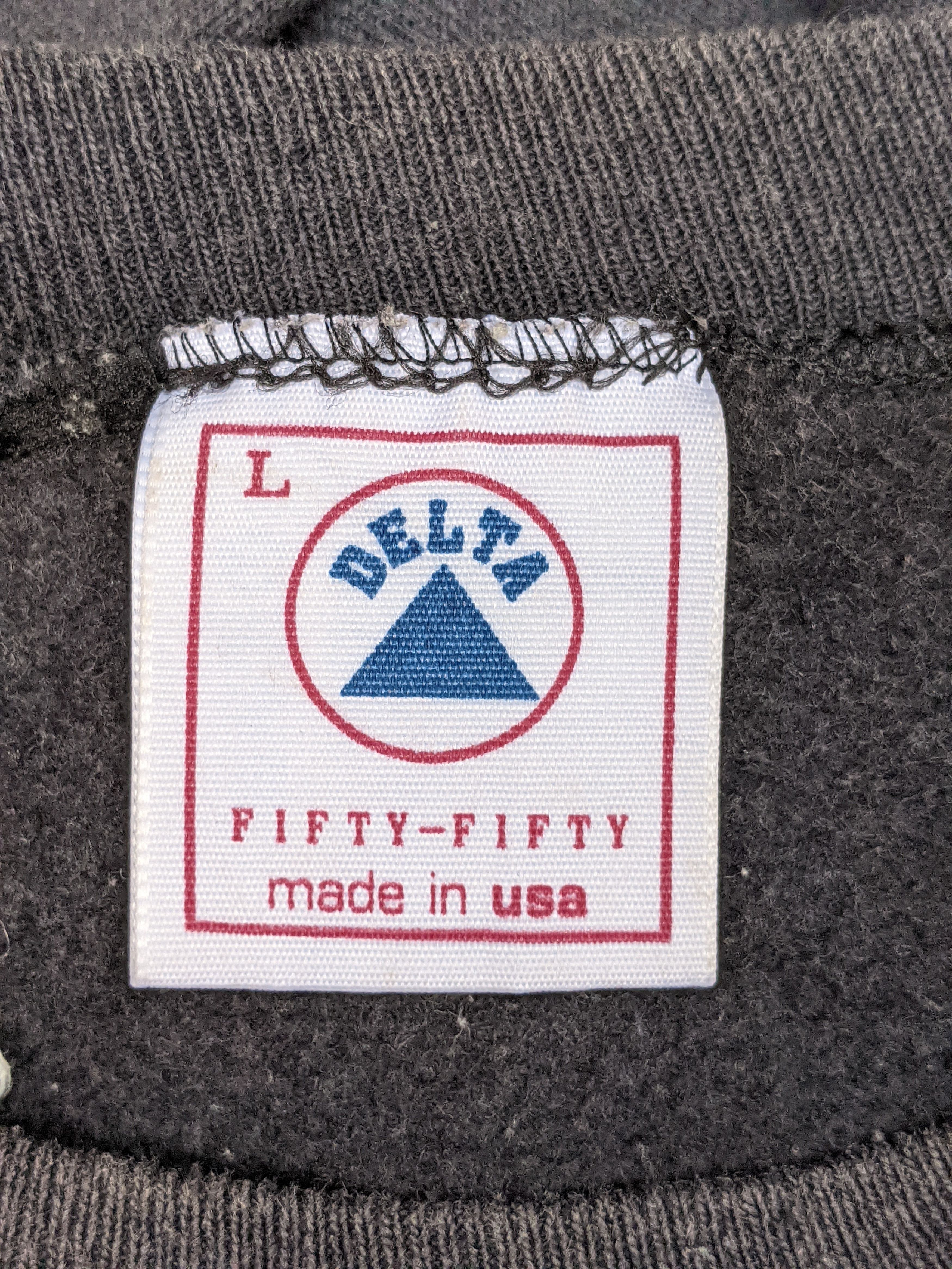 Vintage Vintage1993 Looney Tunes Sport Club Distress Sweatshirt Size US L / EU 52-54 / 3 - 11 Thumbnail