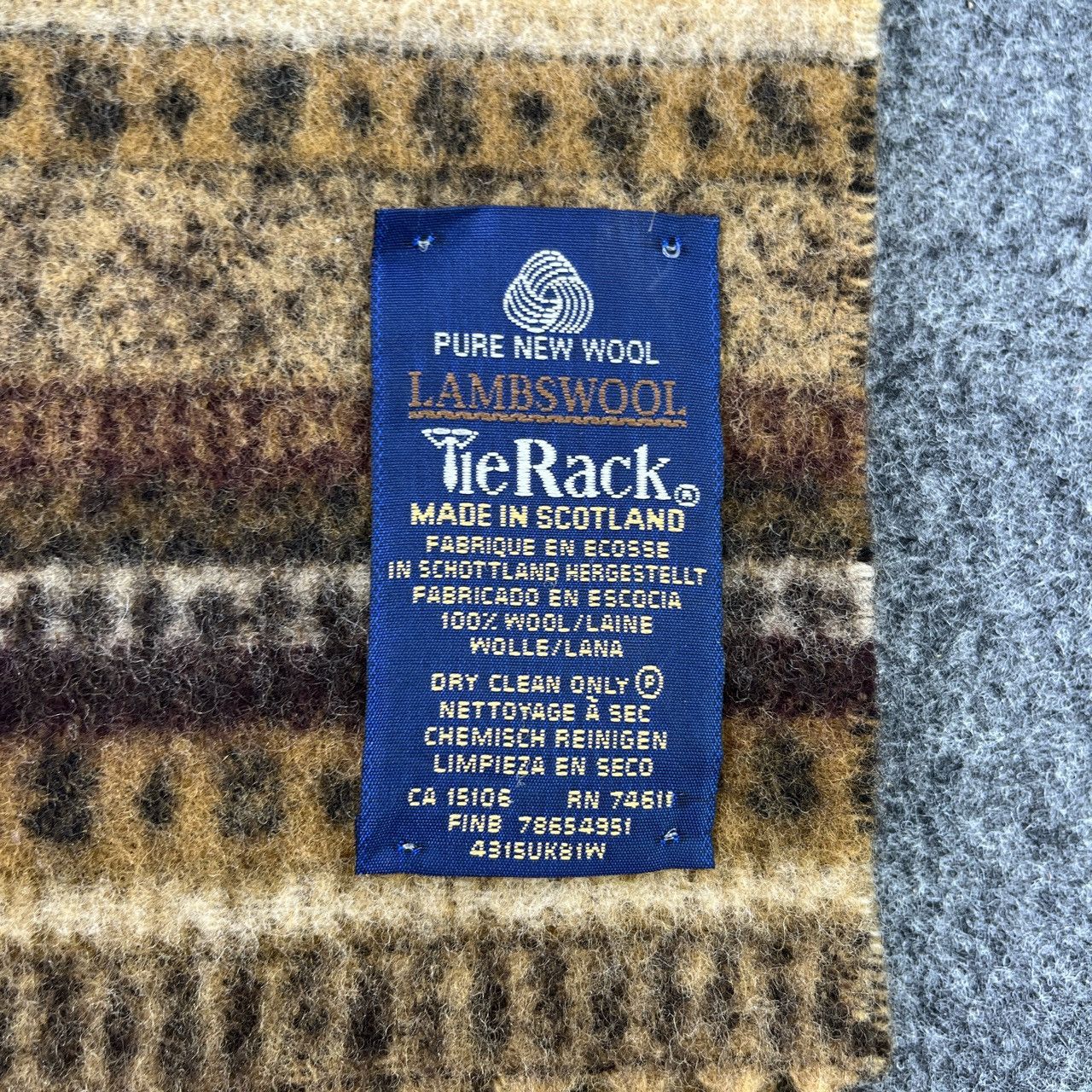 Johnstons Of Elgin Tie Rack Scarf / Muffler / Neckwear T690 Size ONE SIZE - 8 Thumbnail