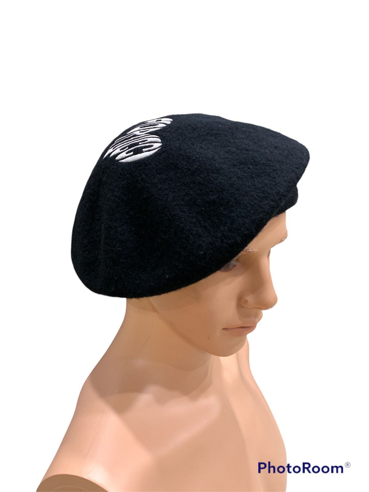Fiorucci × Vintage VINTAGE FIORUCCI EMBROIDERED WOOL BERET HAT Size ONE SIZE - 2 Thumbnail