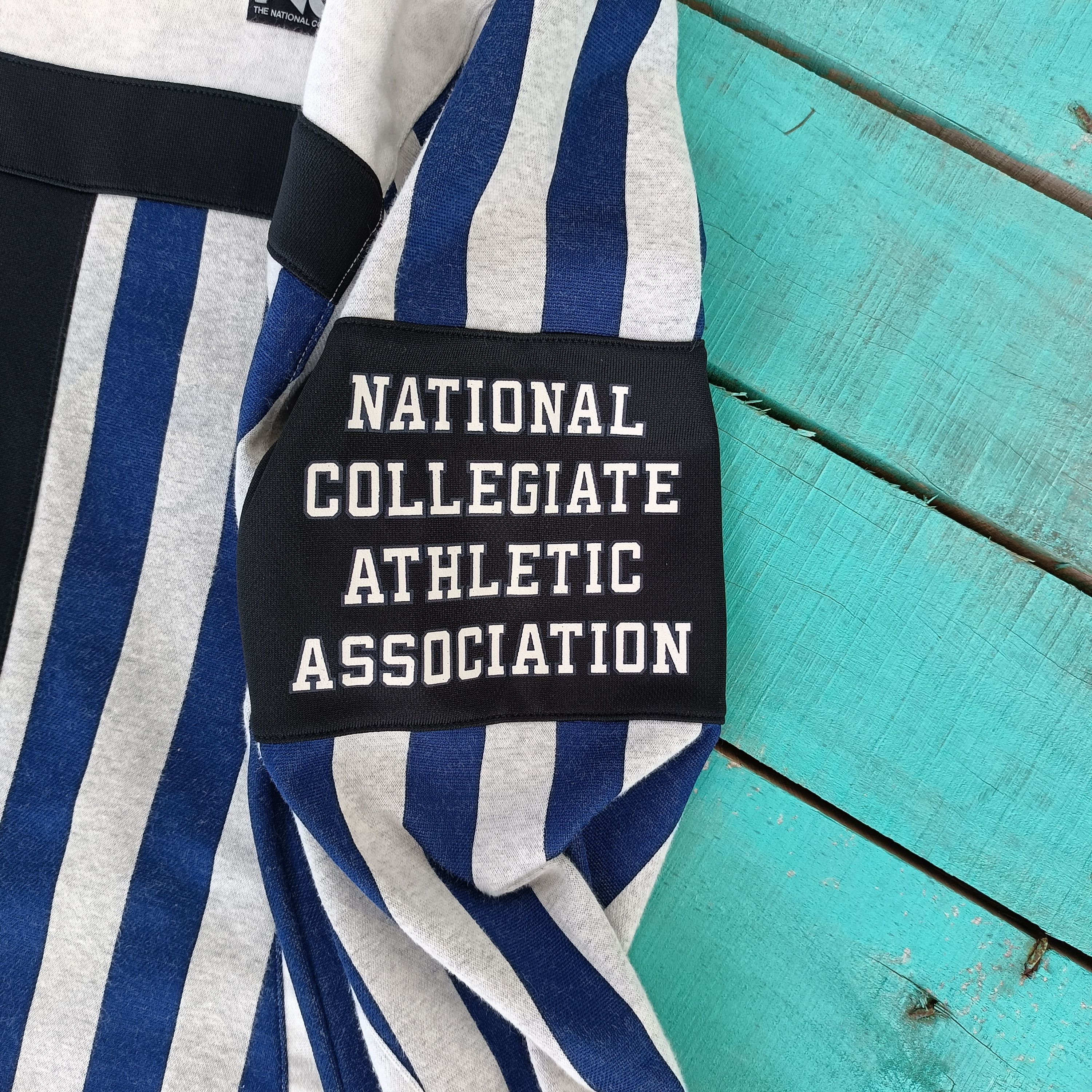 NCAA × Vintage Vintage NCAA Sweater Blue Stripes Size US L / EU 52-54 / 3 - 4 Thumbnail