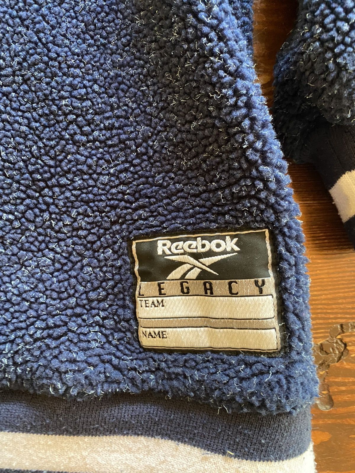 NCAA Vintage 90’s UCONN Reebok Deep Pile Fleece Sweatshirt Size US XXL / EU 58 / 5 - 4 Thumbnail