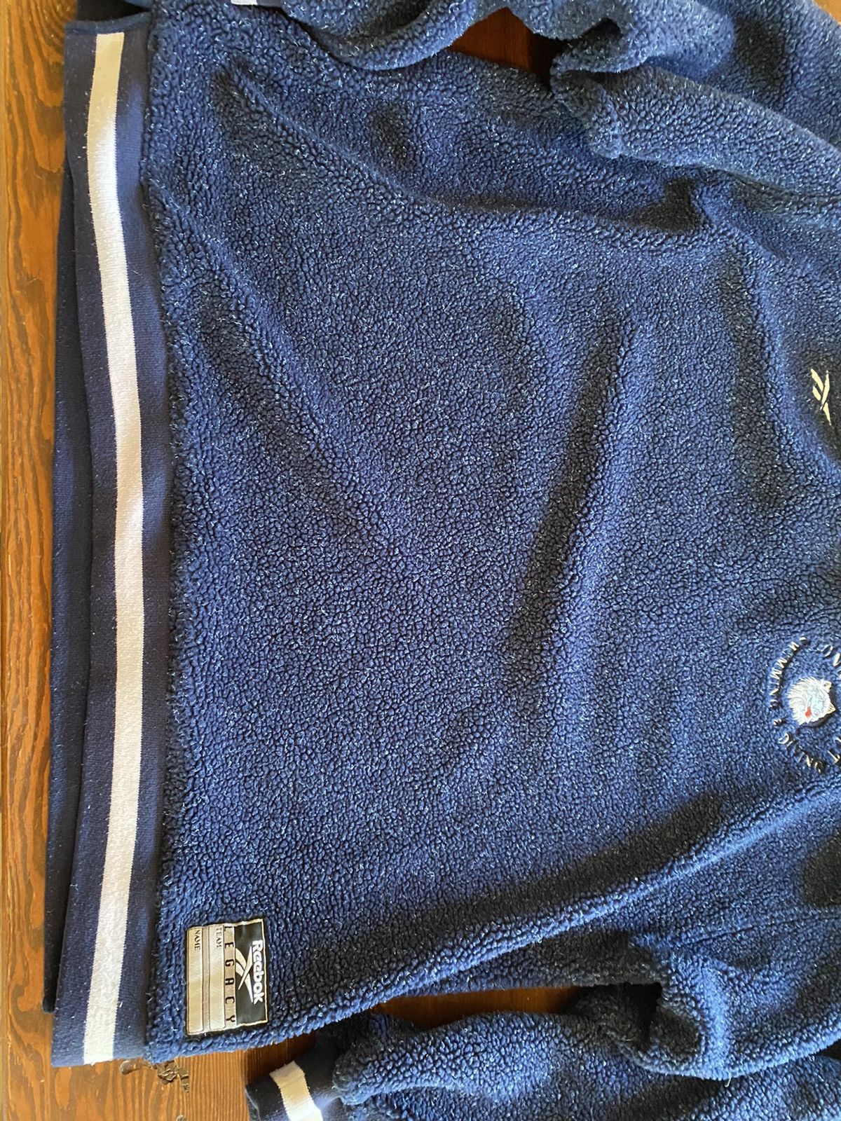 NCAA Vintage 90’s UCONN Reebok Deep Pile Fleece Sweatshirt Size US XXL / EU 58 / 5 - 5 Thumbnail