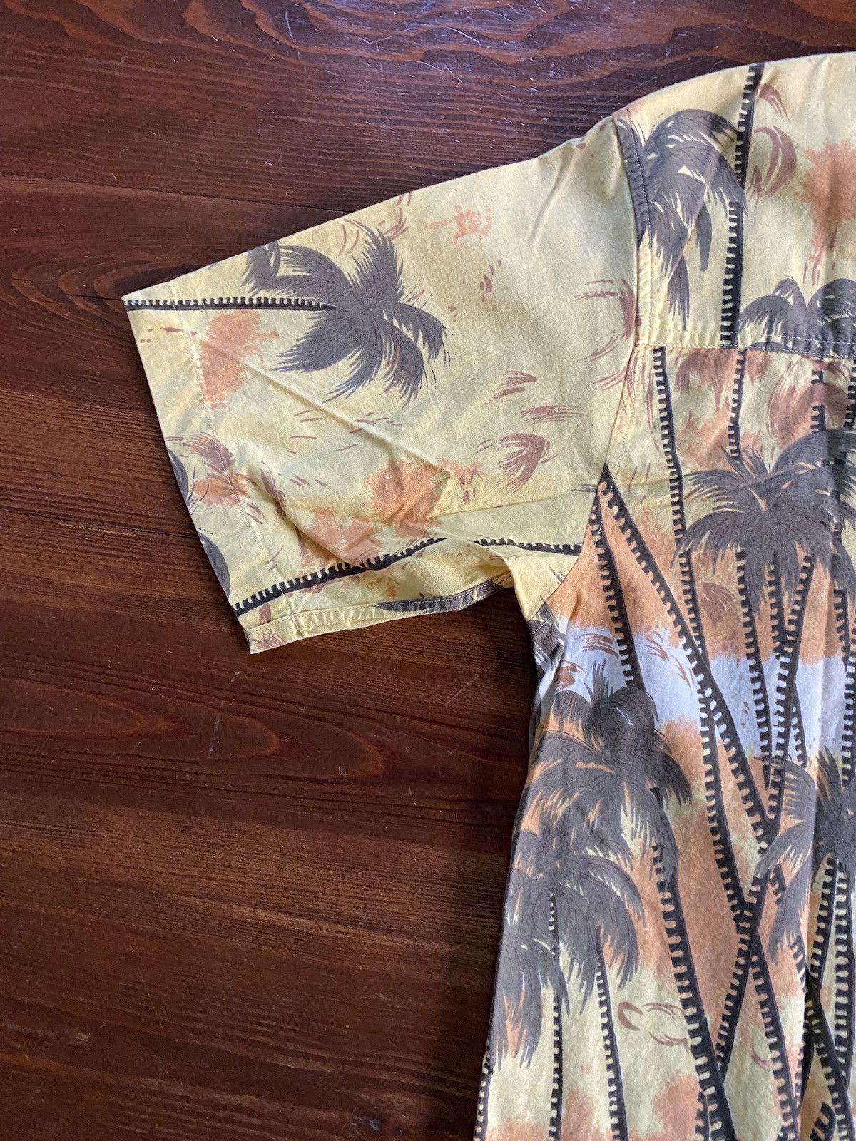Vintage Vintage 90’s No Boundaries Hawaiian Style Button Up Size US M / EU 48-50 / 2 - 14 Thumbnail