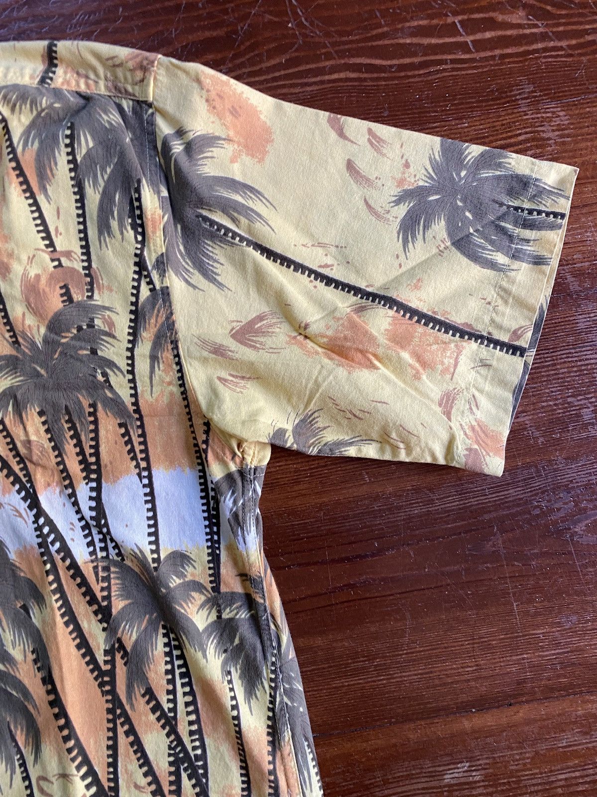 Vintage Vintage 90’s No Boundaries Hawaiian Style Button Up Size US M / EU 48-50 / 2 - 3 Thumbnail