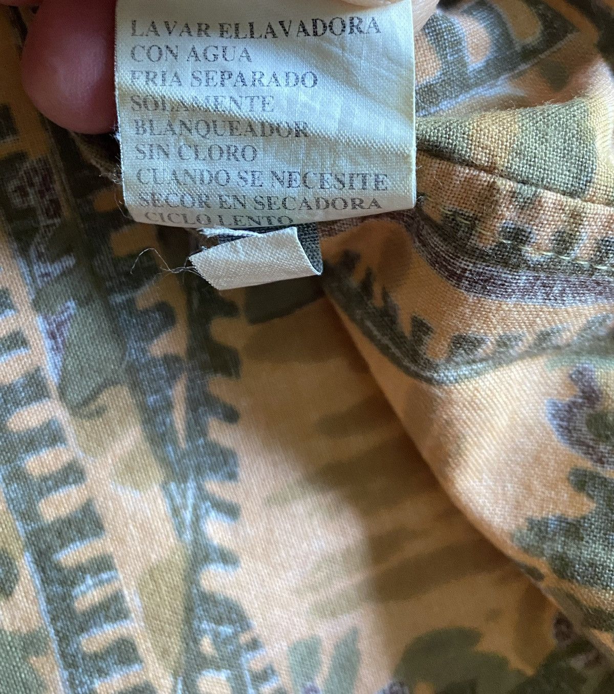Vintage Vintage 90’s No Boundaries Hawaiian Style Button Up Size US M / EU 48-50 / 2 - 7 Thumbnail