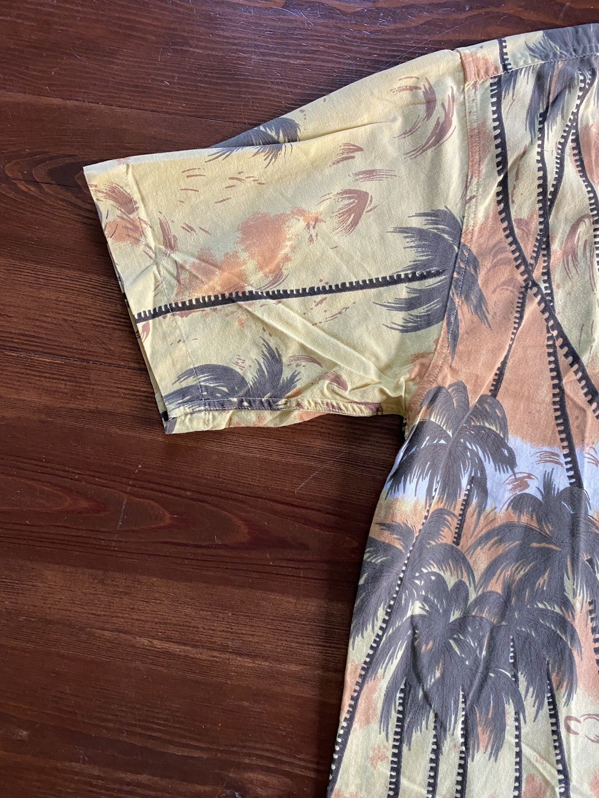 Vintage Vintage 90’s No Boundaries Hawaiian Style Button Up Size US M / EU 48-50 / 2 - 4 Thumbnail