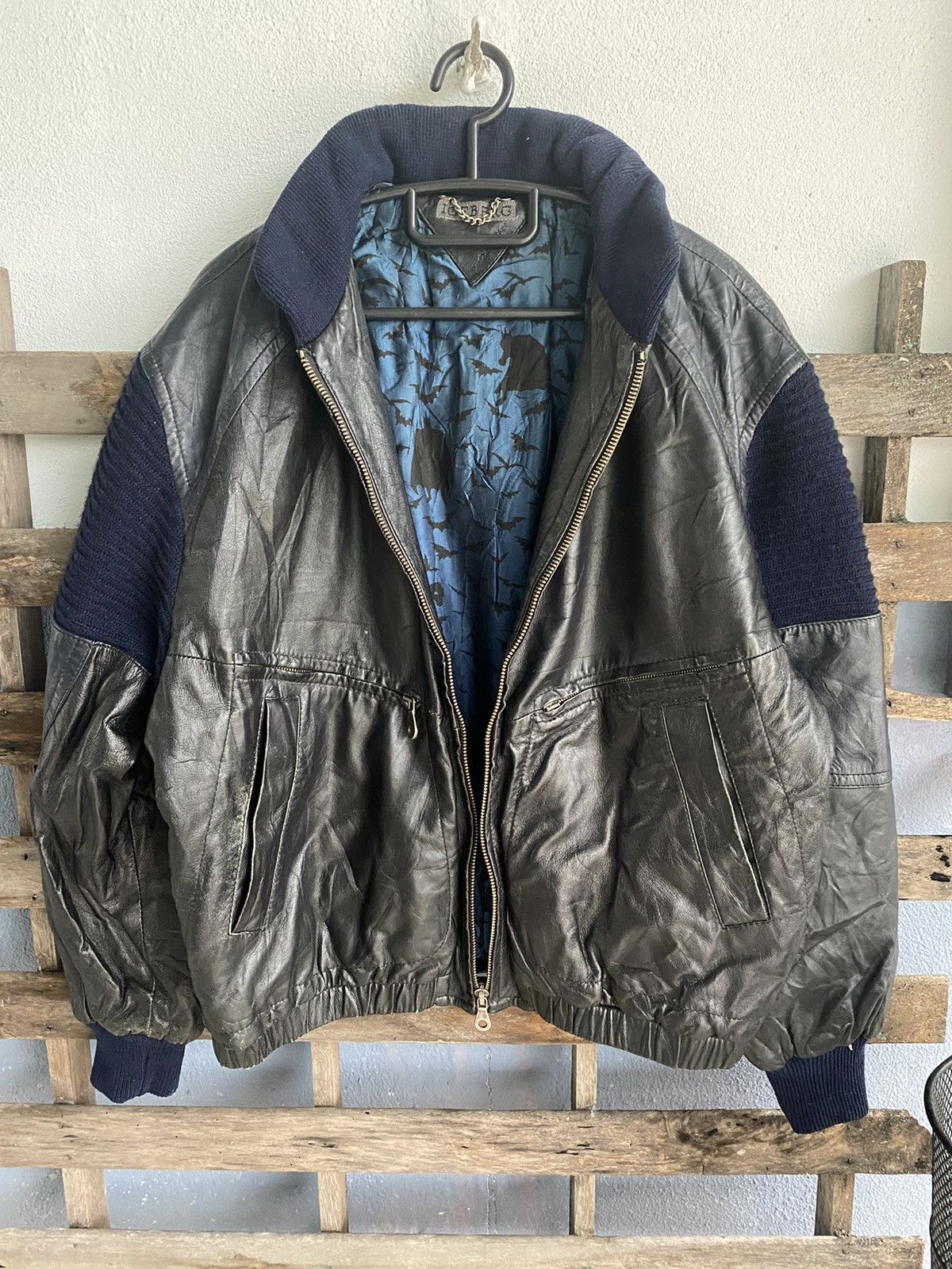 Iceberg Vintage 90s Iceberg X Batman Leather Jacket Size US XL / EU 56 / 4 - 4 Thumbnail
