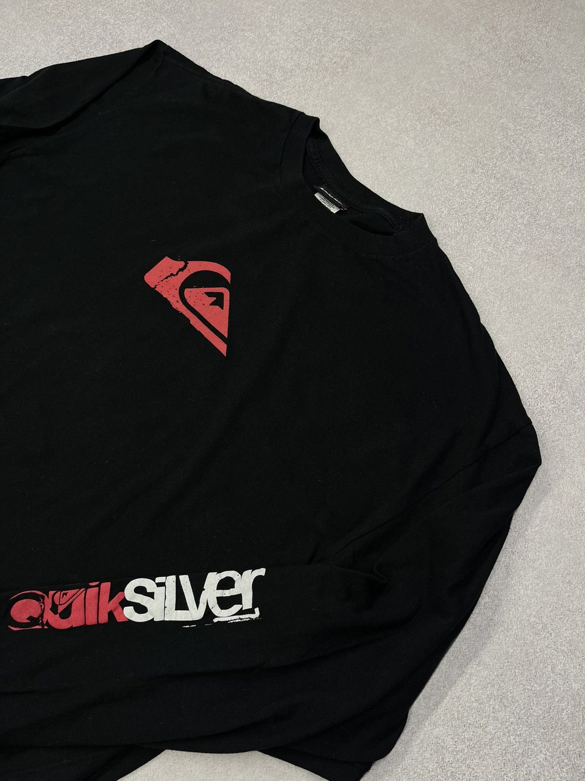 Quiksilver Vintage Quiksilver Black Longsleeve Center Logo Surf Style Size US XL / EU 56 / 4 - 2 Thumbnail