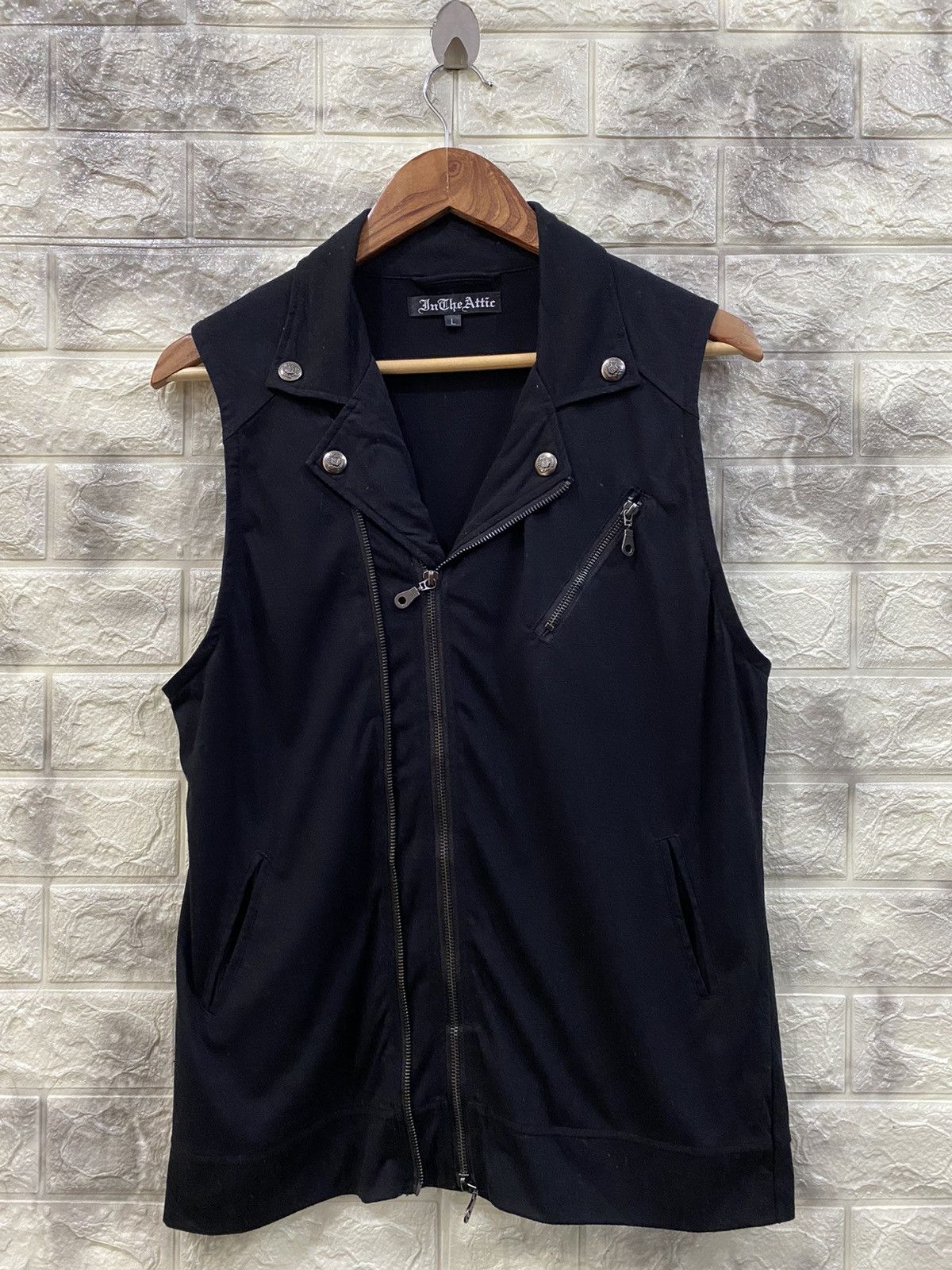 In the attic punk vest style