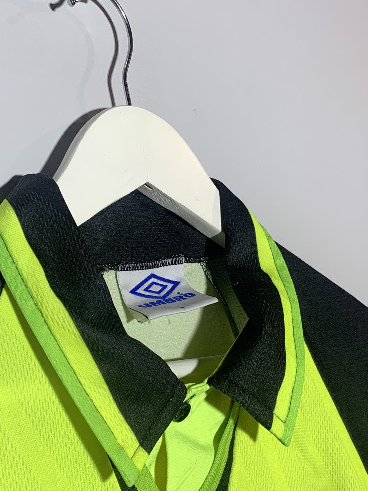 Umbro × Vintage Celtic Umbro Vintage 1996/97 Away Y2k Football Shirt Size US L / EU 52-54 / 3 - 7 Thumbnail