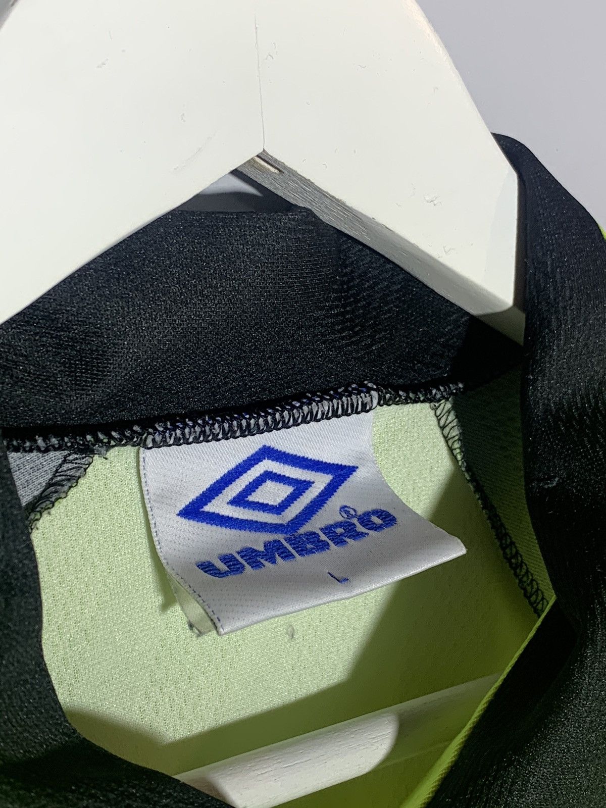 Umbro × Vintage Celtic Umbro Vintage 1996/97 Away Y2k Football Shirt Size US L / EU 52-54 / 3 - 9 Thumbnail