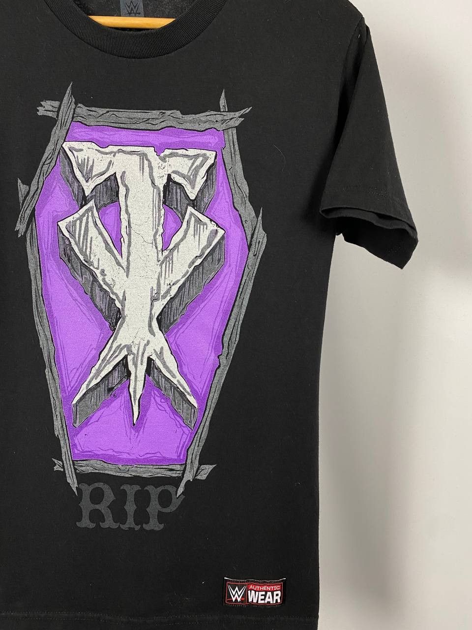 WWE Undertaker WWE vintage big logo size S Size US S / EU 44-46 / 1 - 3 Thumbnail