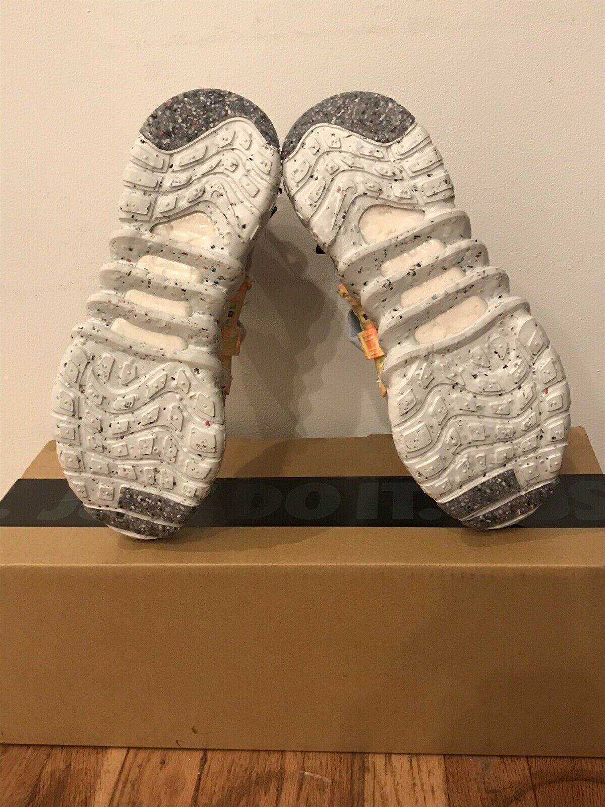 Nike Nike Space Hippie 03 Grey Volt Size 8.5 Flyknit CQ3989-002 Size US 8.5 / EU 41-42 - 2 Thumbnail