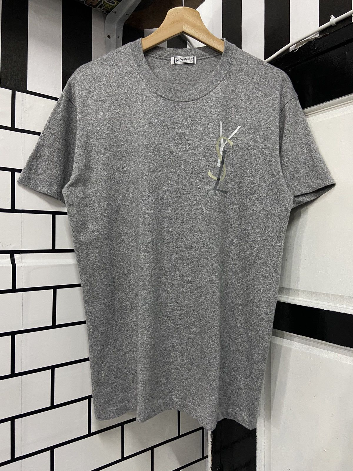 Vintage × Yves Saint Laurent Vintage Yves Saint Laurent YSL Chest Logo Tshirt Size US M / EU 48-50 / 2 - 1 Thumbnail