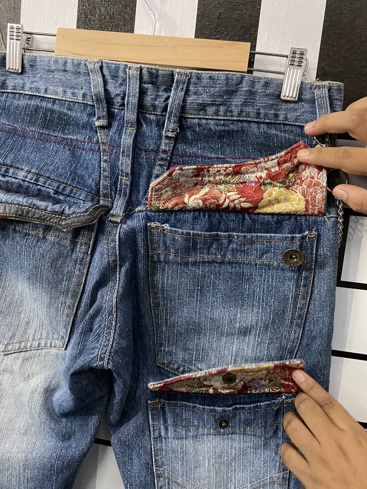 Designer × Japanese Brand Vintage Gumu Japan Multi Pocket Motif Denim Pants Size US 30 / EU 46 - 12 Thumbnail