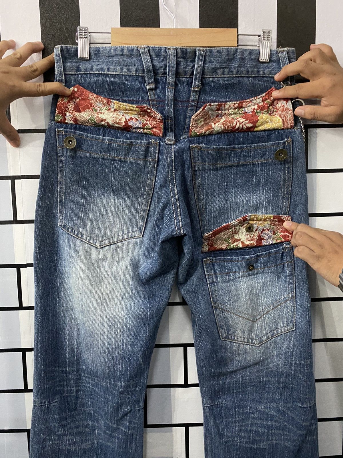 Designer × Japanese Brand Vintage Gumu Japan Multi Pocket Motif Denim Pants Size US 30 / EU 46 - 11 Thumbnail