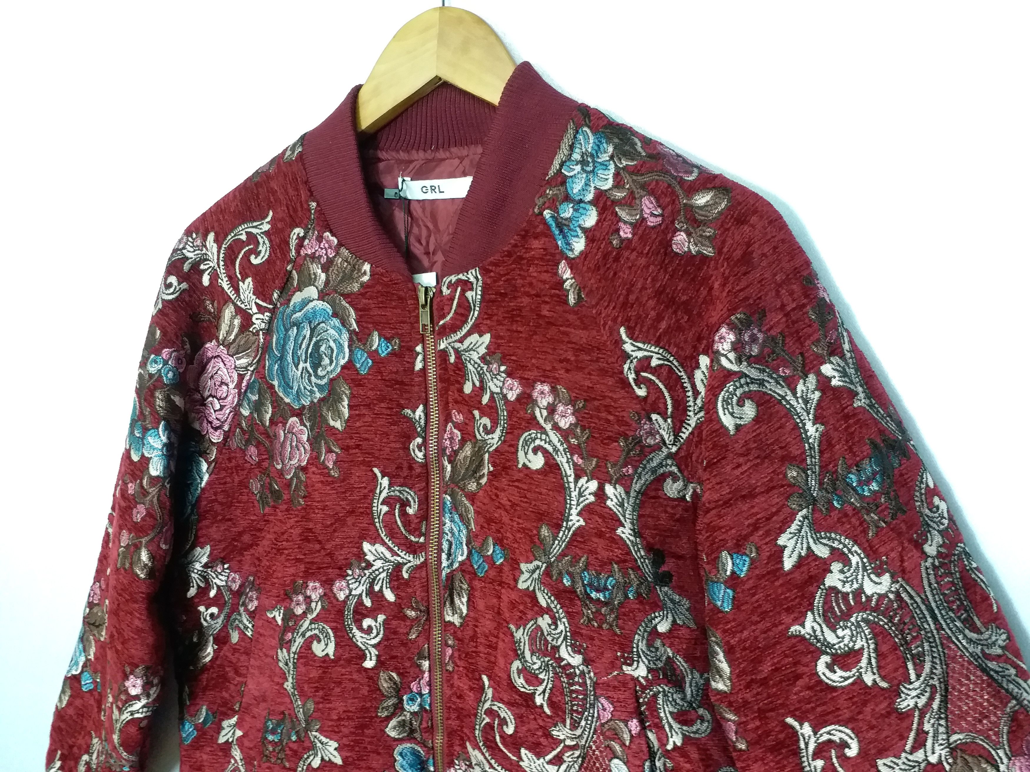 Art Comes First 🔥DELETE ANYTIME-OFFER💥Velvet Fullprinted Varsity Size M Size US M / EU 48-50 / 2 - 3 Thumbnail