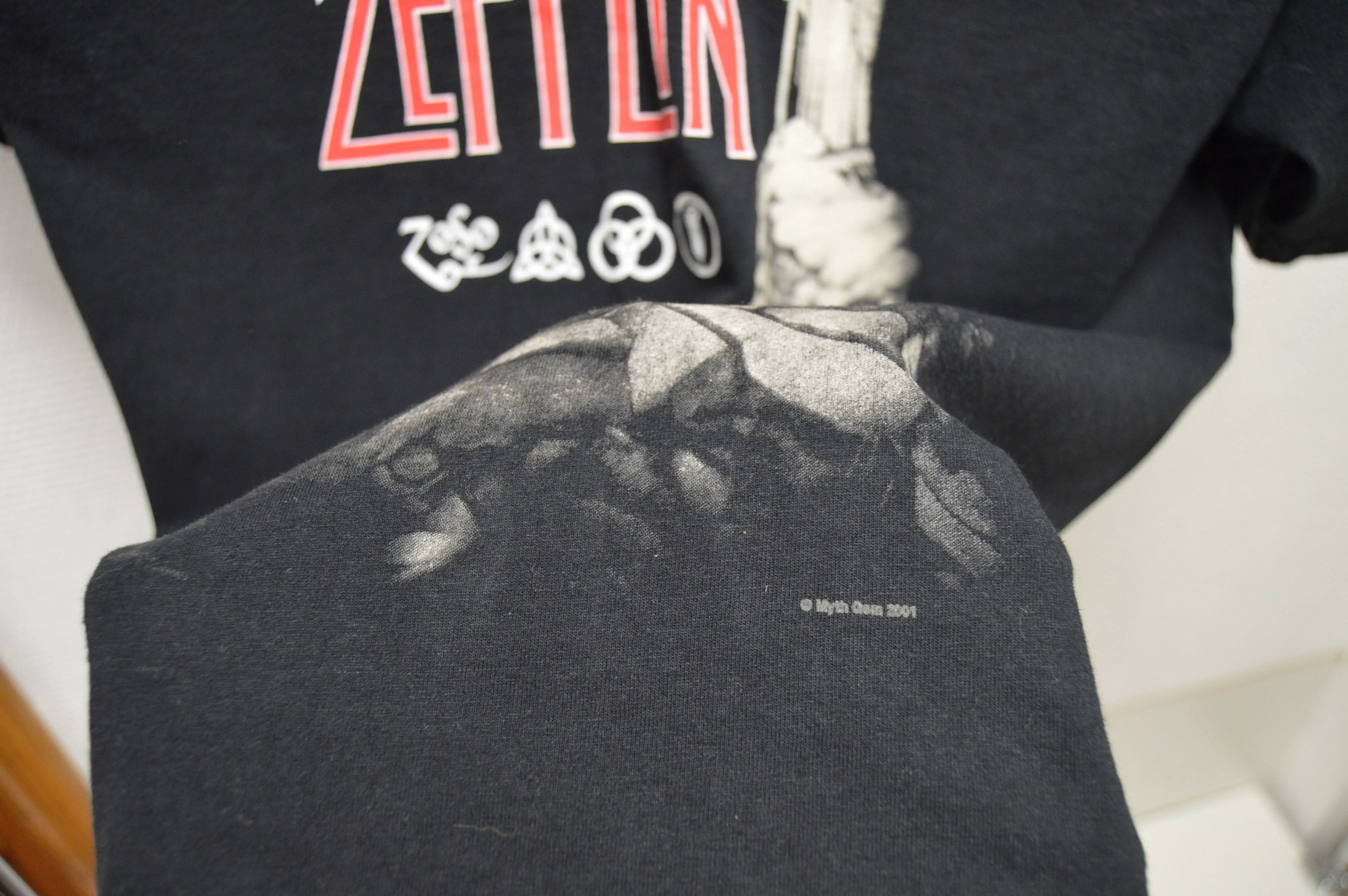 Band Tees Led Zeppelin 2001 vintage M t shirt big logo Size US M / EU 48-50 / 2 - 4 Thumbnail