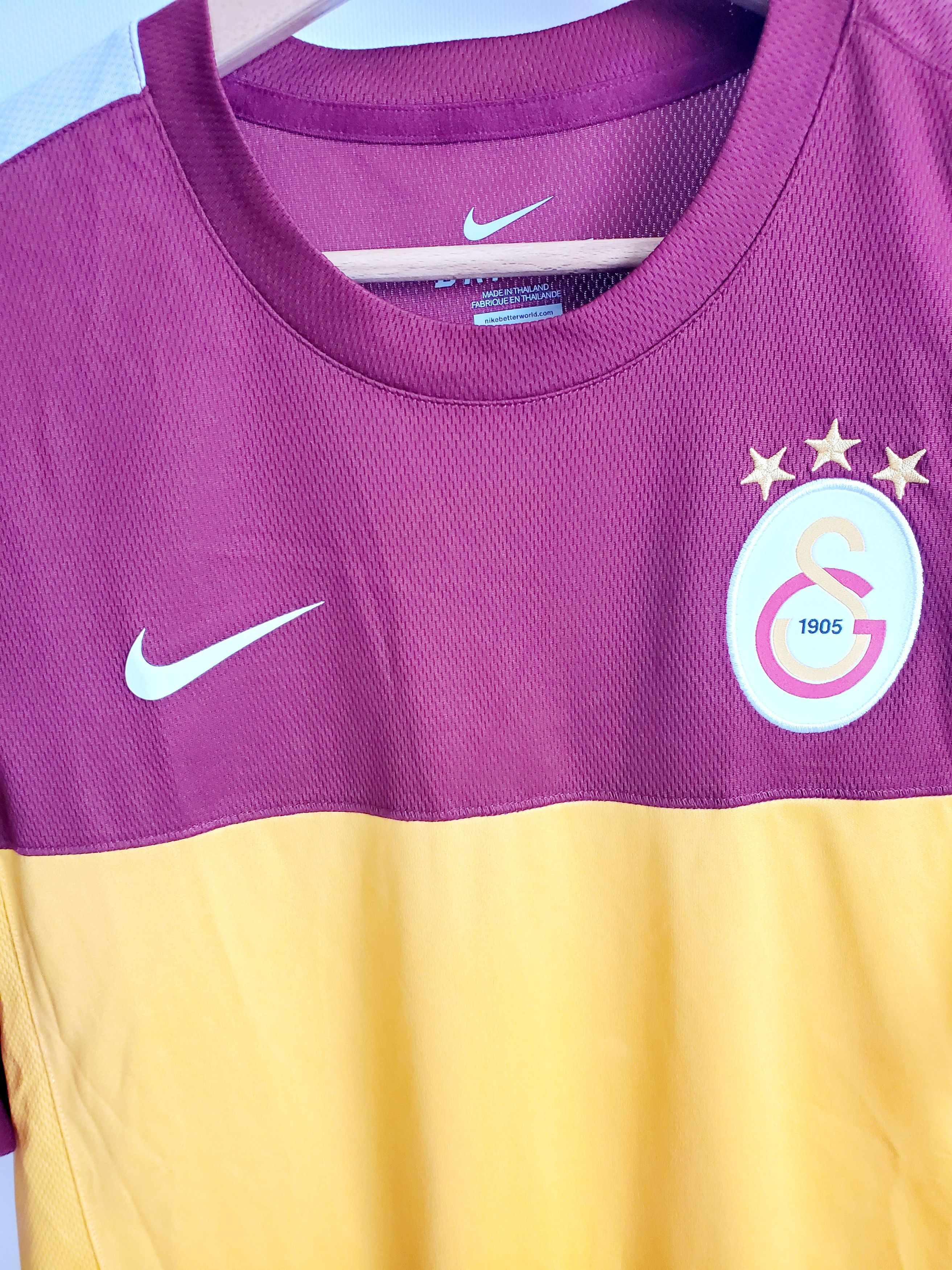 Other Nike Galatasaray 2018-19 Prematch Training Soccer Jersey Size US M / EU 48-50 / 2 - 2 Thumbnail