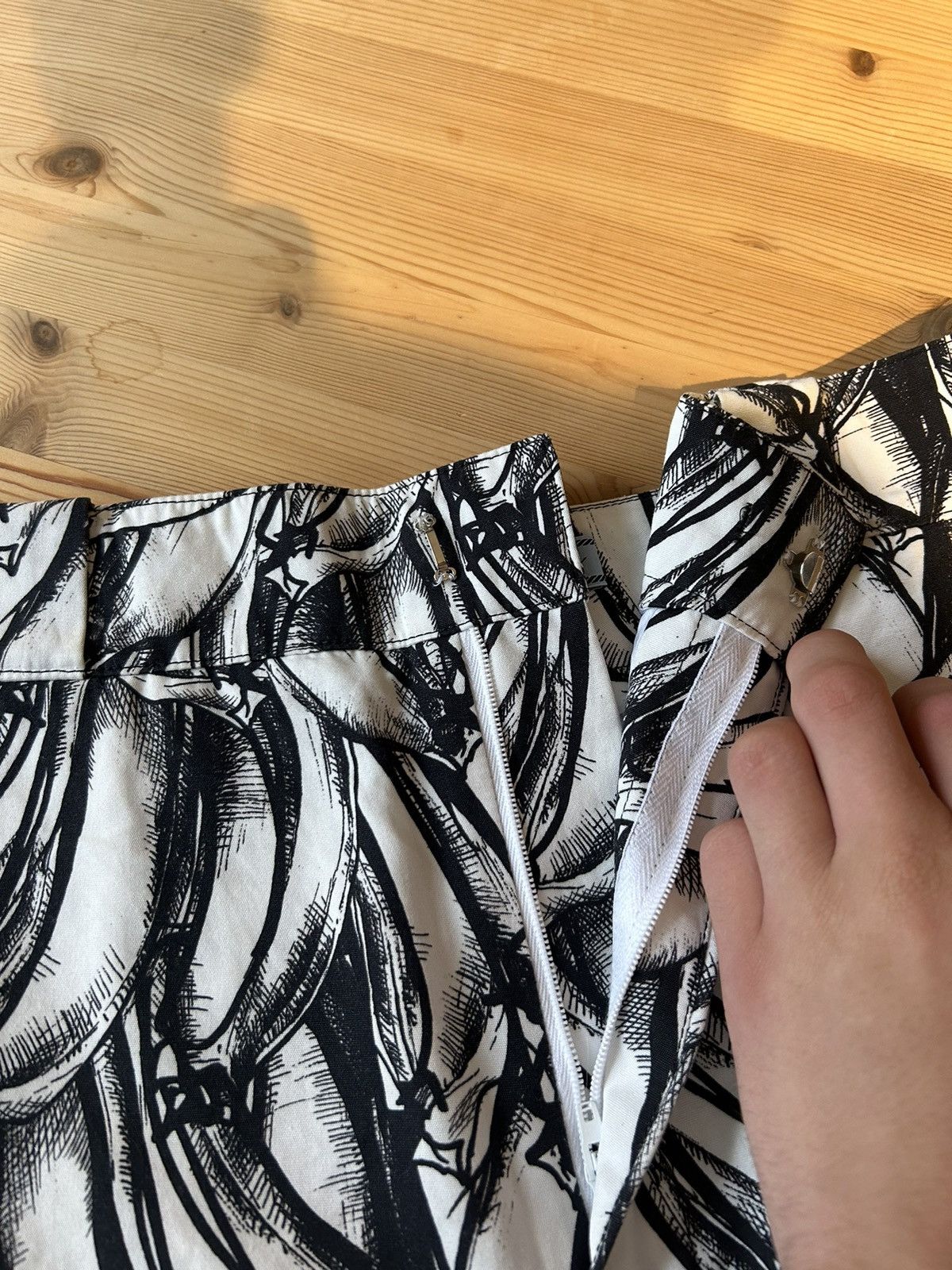 Prada Prada Banana Trousers Size US 30 / EU 46 - 8 Thumbnail