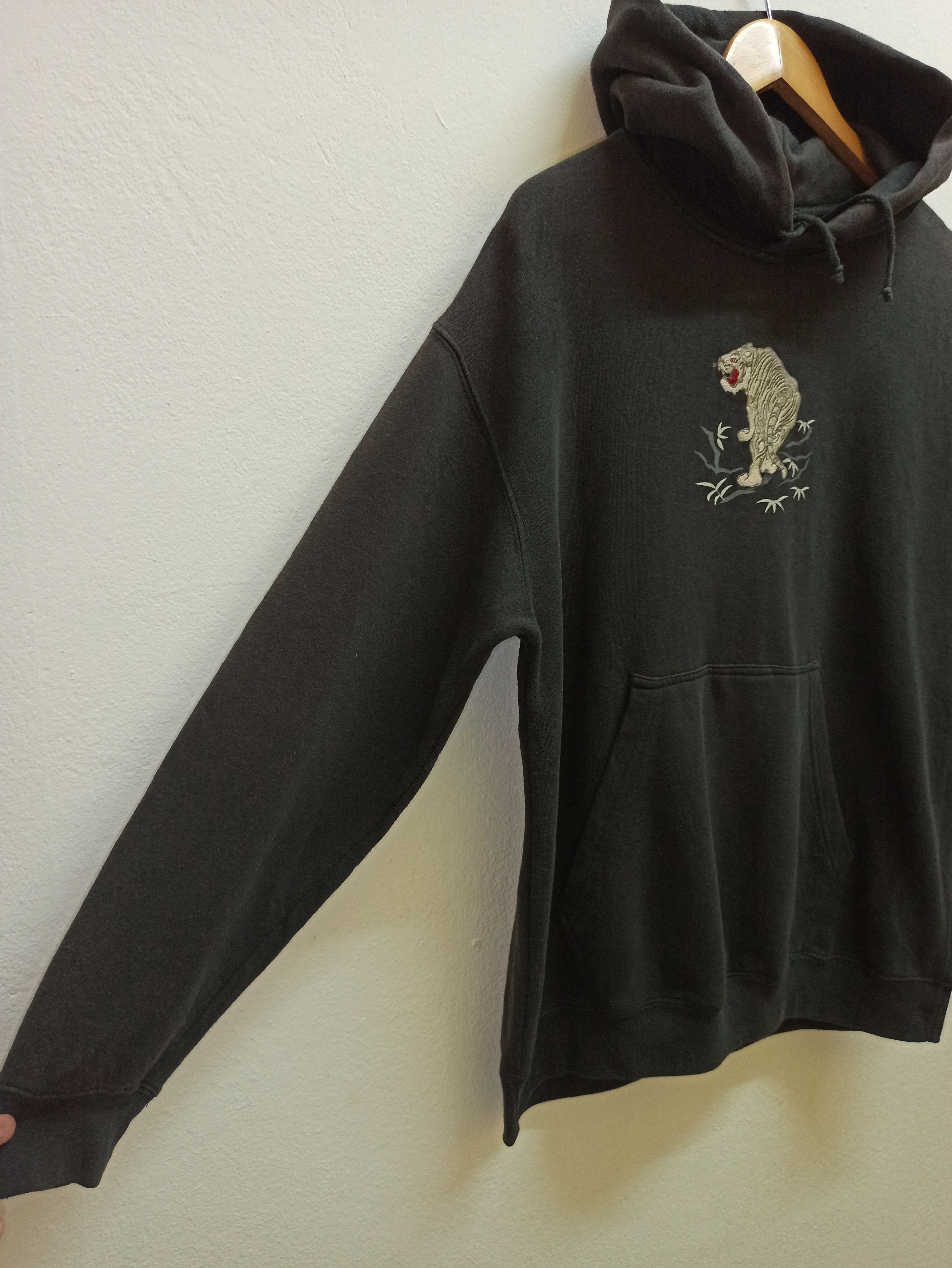 Japanese Brand Sun Faded Vintage Sukajan Hoodie Embroidered Tiger Japan Size US L / EU 52-54 / 3 - 6 Thumbnail