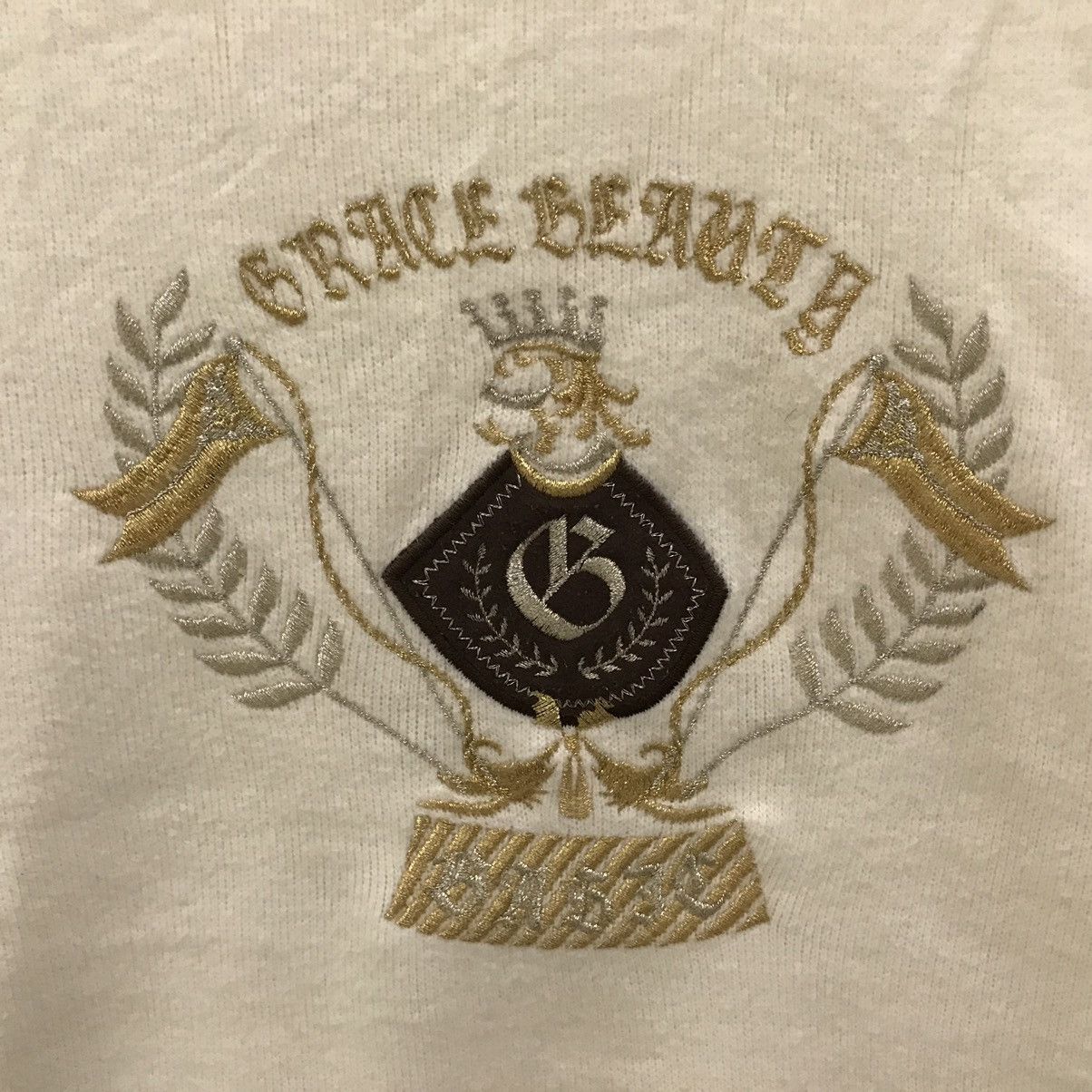 Japanese Brand × Other × Vintage Greace Beauty Basic Sweatshirt Crewneck Big Logo Size US M / EU 48-50 / 2 - 3 Thumbnail