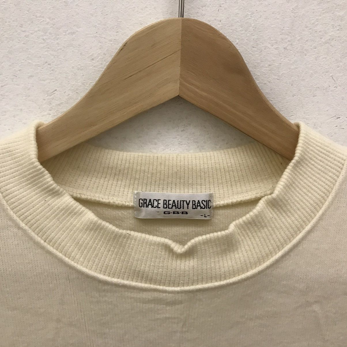 Japanese Brand × Other × Vintage Greace Beauty Basic Sweatshirt Crewneck Big Logo Size US M / EU 48-50 / 2 - 4 Thumbnail
