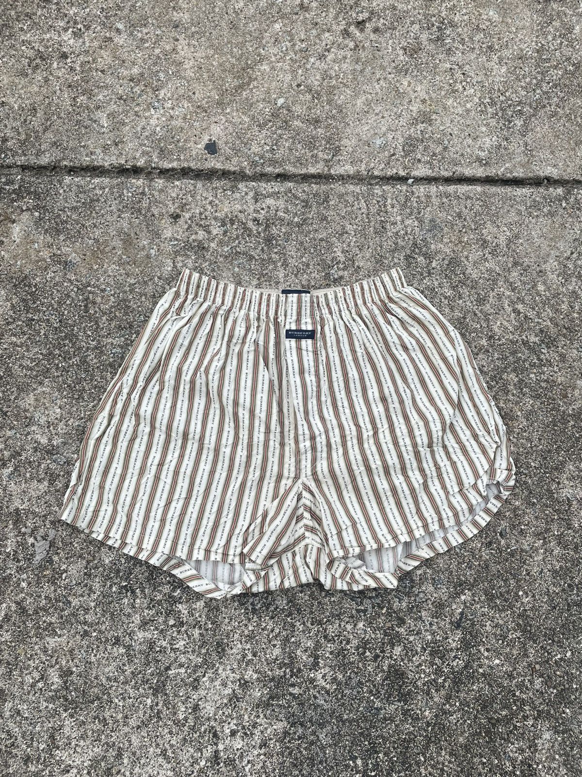 Burberry Vintage Burberry London Silk Underwear Size US 32 / EU 48 - 1 Thumbnail
